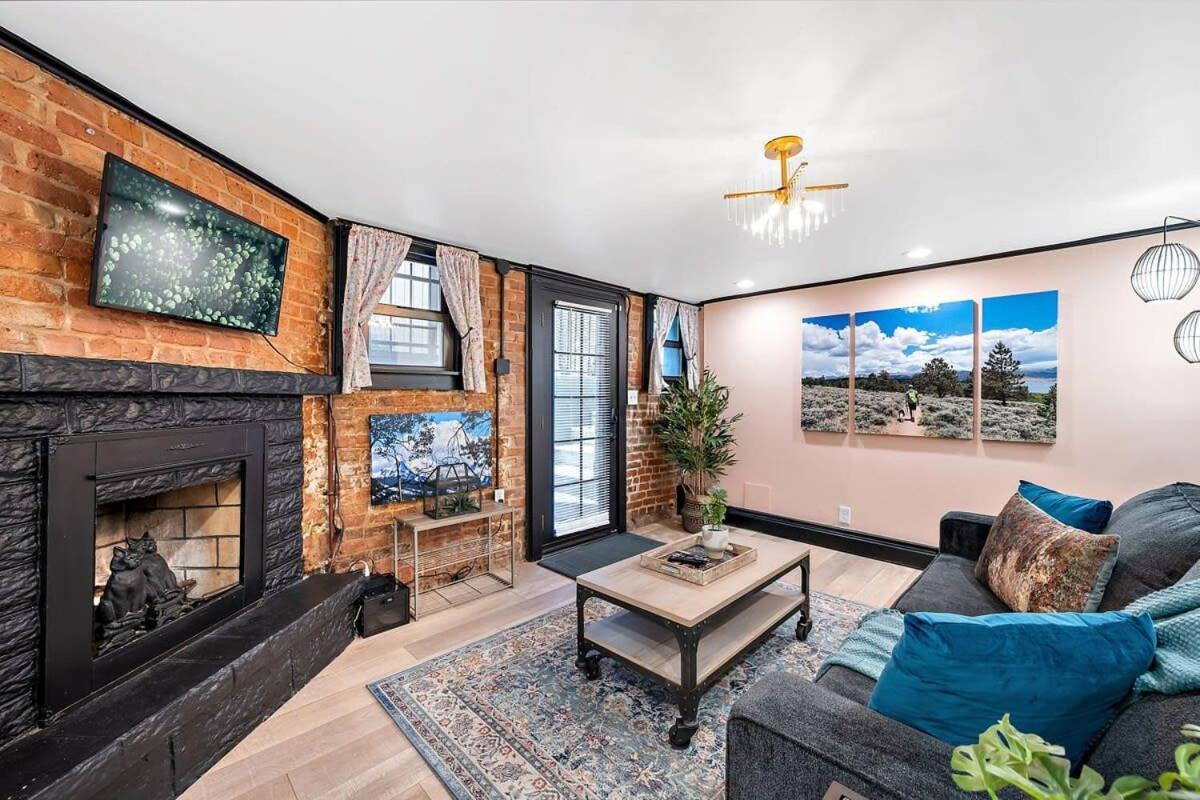 Charming & Updated Garden Level In Heart Of * Denver