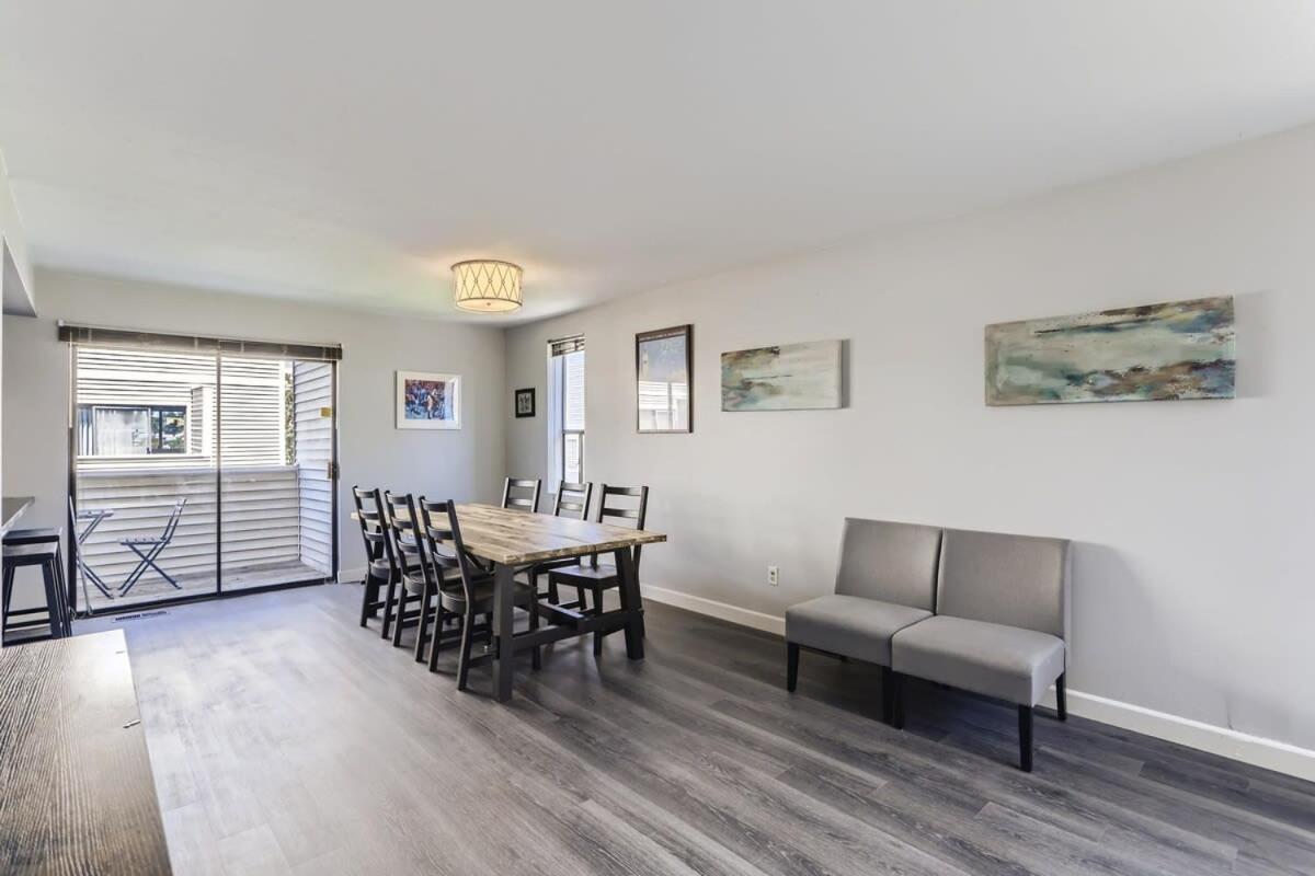 Sunny Suburban Getaway 4br 3ba W Pool *