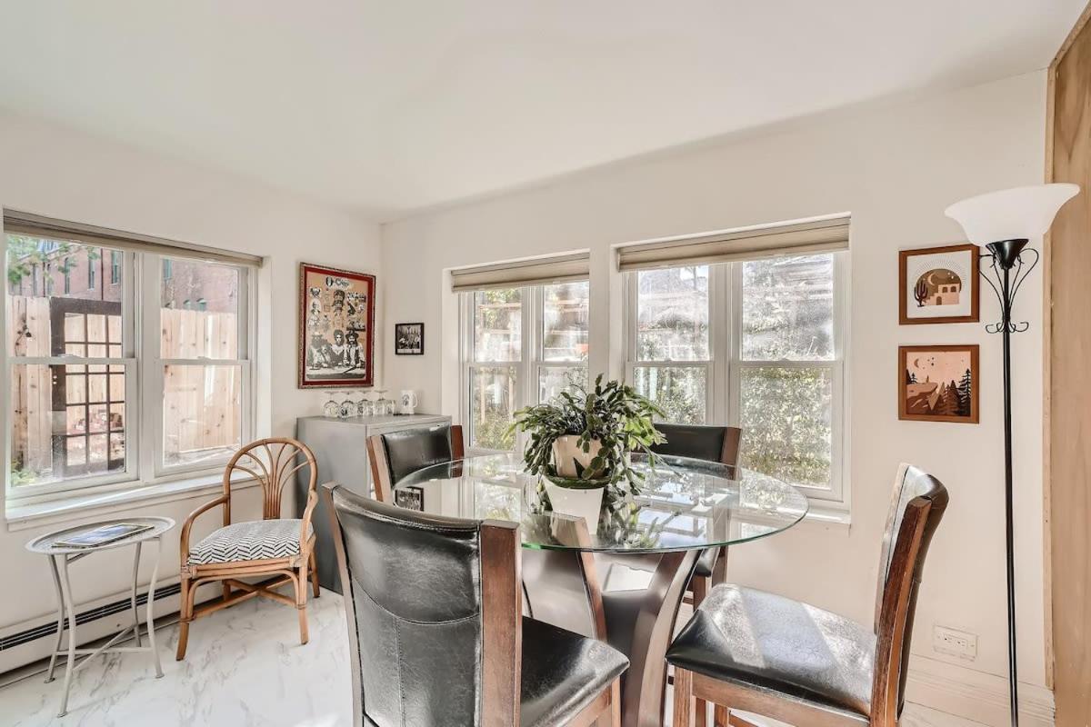 Woods Manor Walk To Downtown Built In 1887 Holiday home *