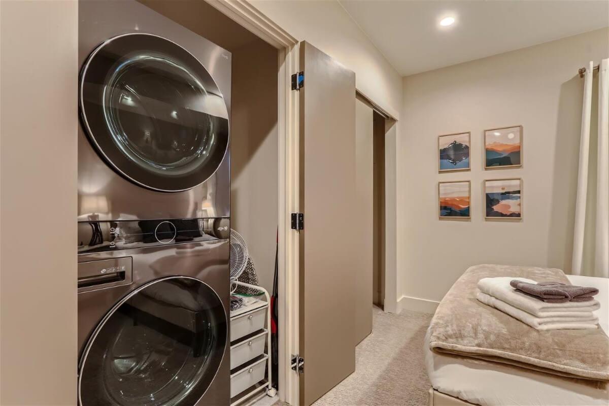 Serenity At Sloan's 1-br With A Modern Twist