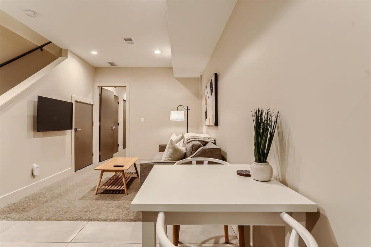 Serenity At Sloan's 1-br With A Modern Twist *