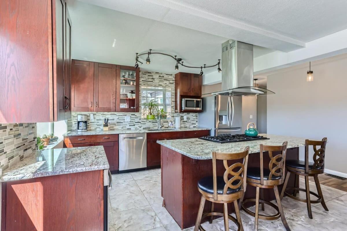 3bd Family Friendly Walk To Huston