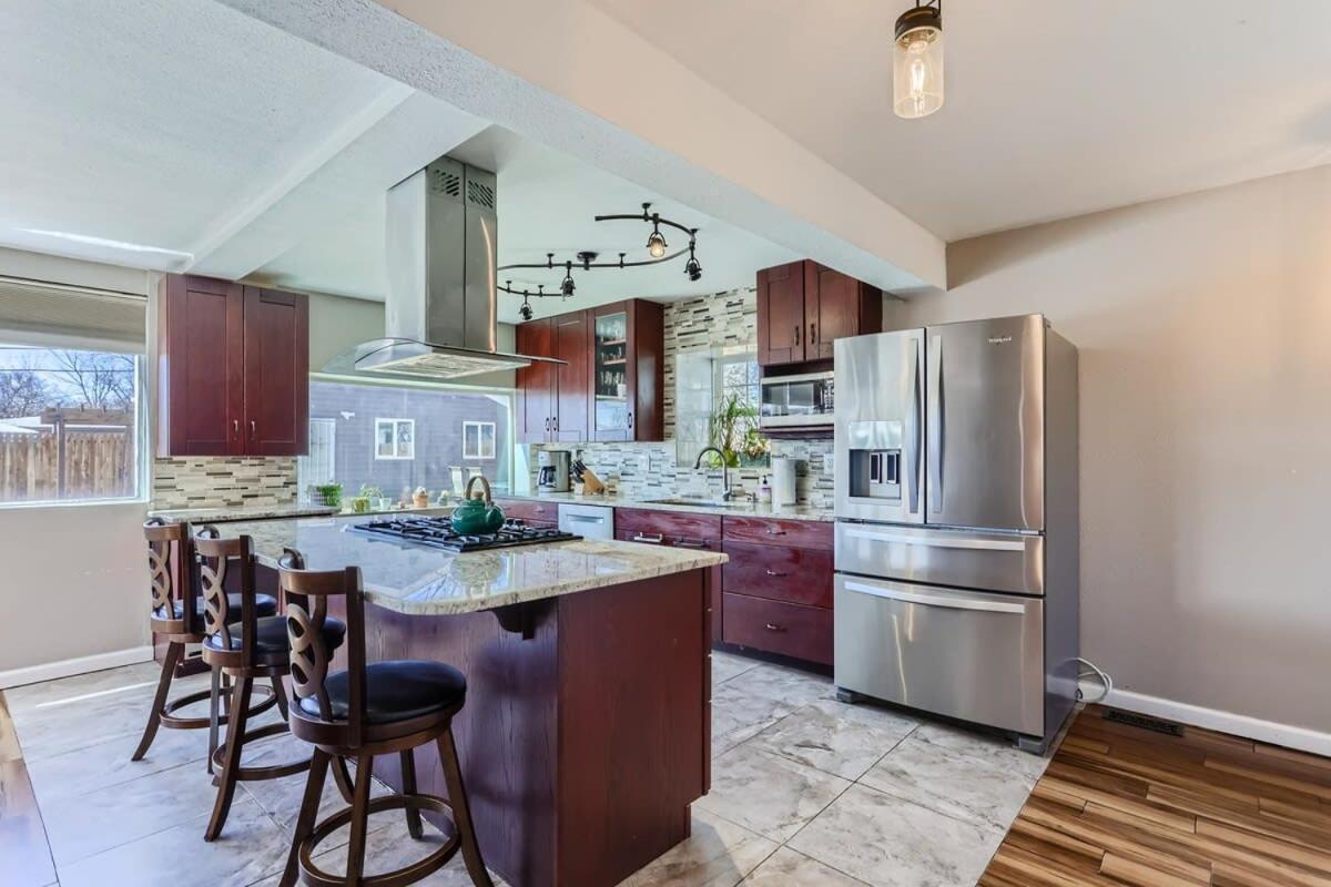 3bd Family Friendly Walk To Huston