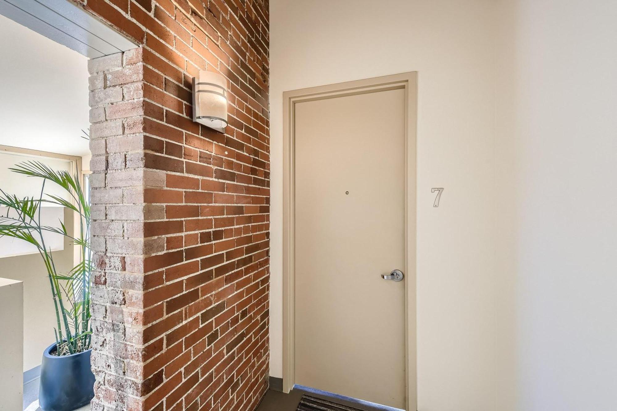 1515 Ogden 7 Apartment *