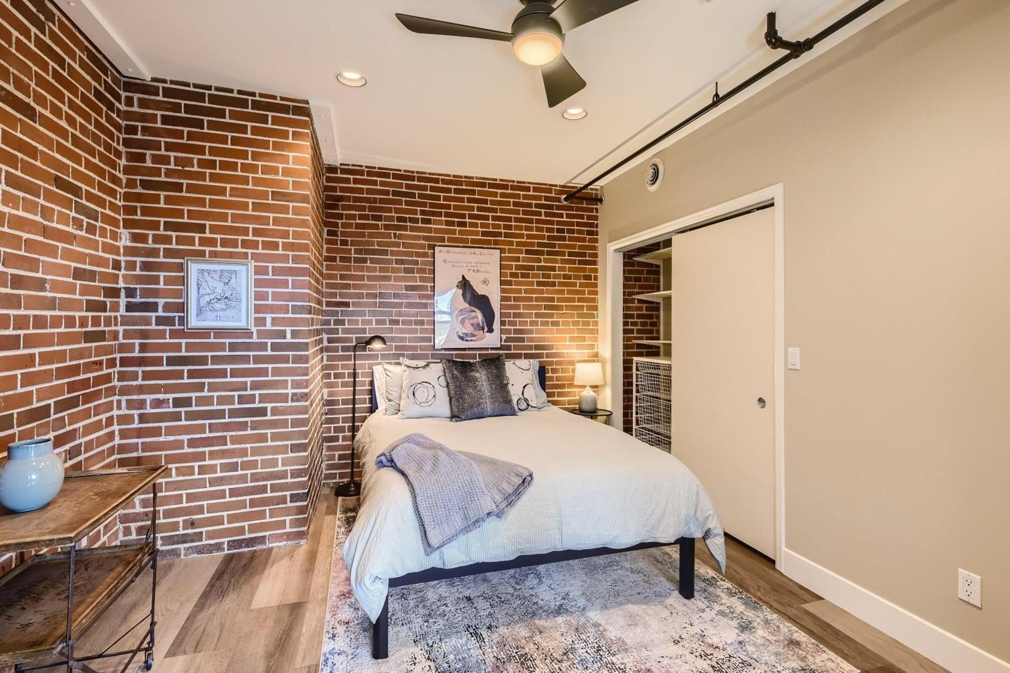 1515 Ogden 7 Apartment *