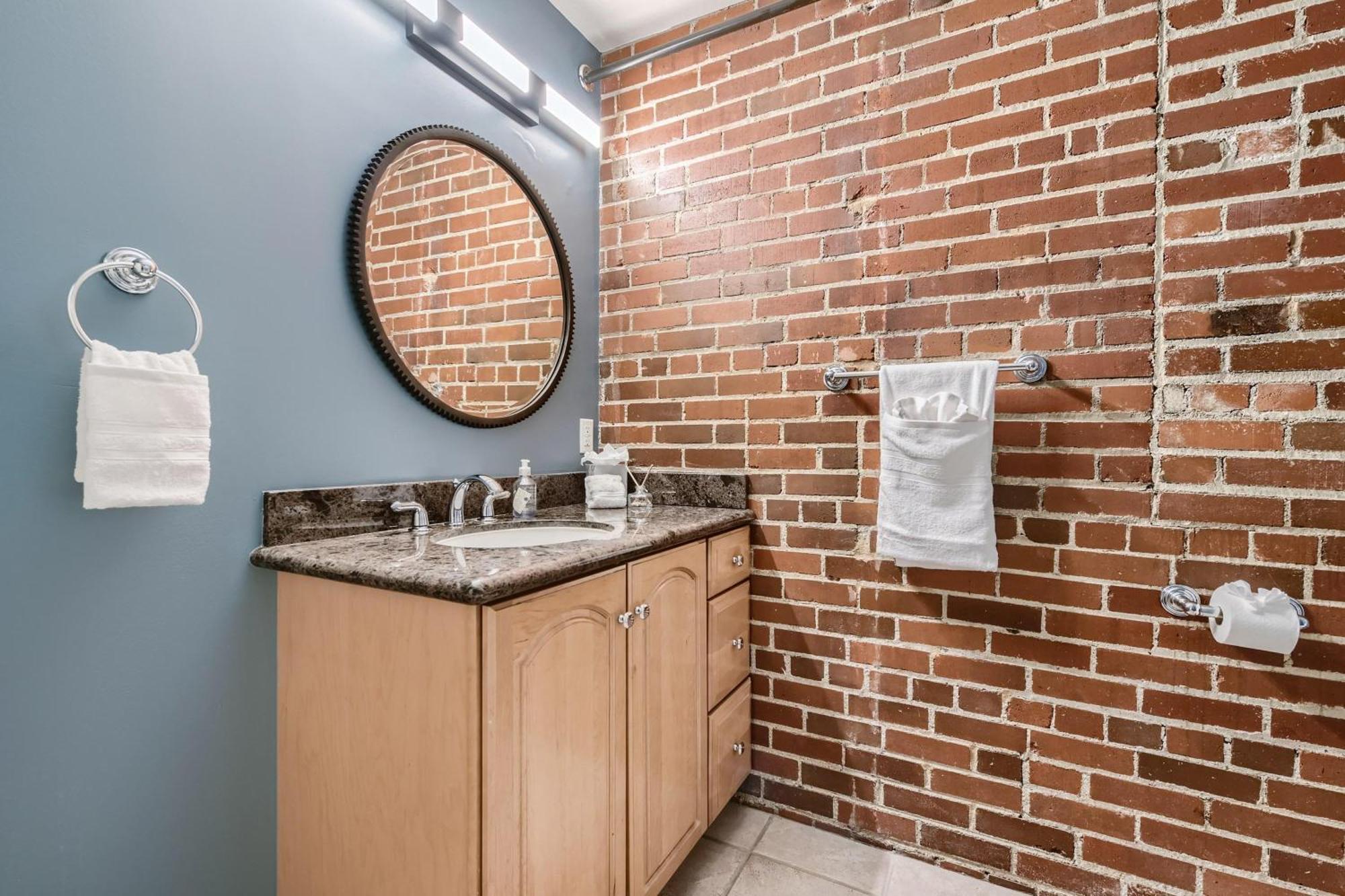 1515 Ogden 7