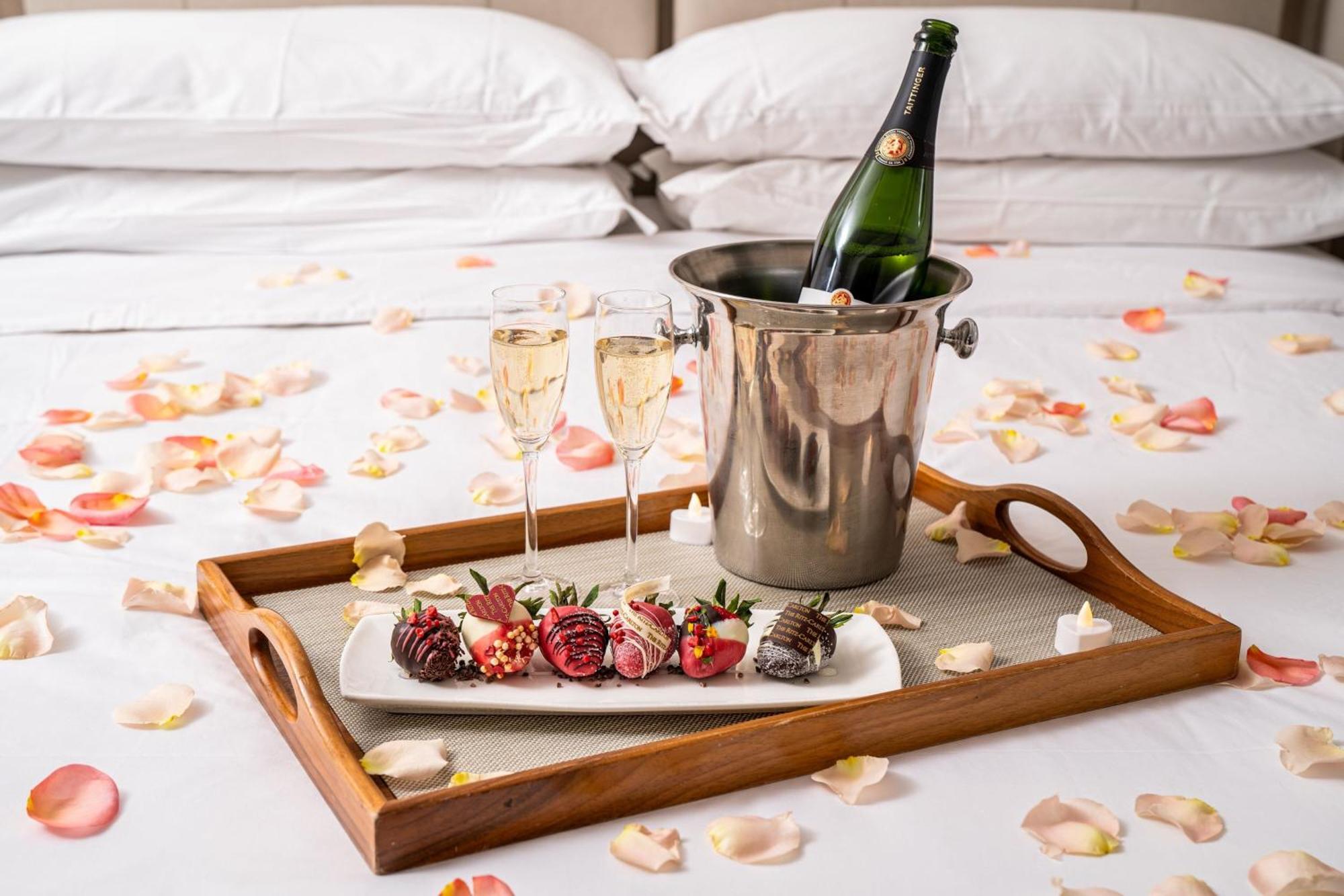 The Ritz-carlton,