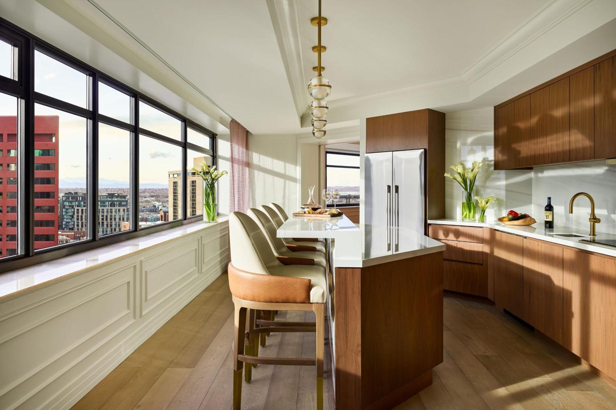The Ritz-carlton,
