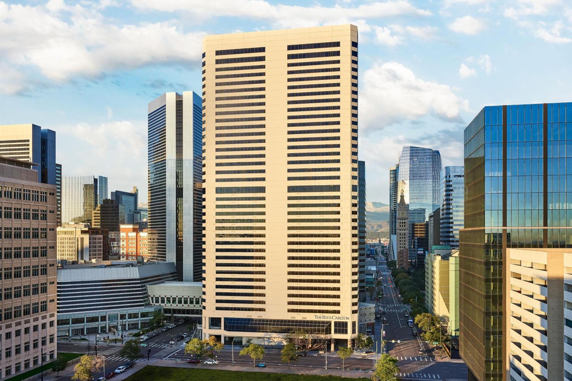 Hotel The Ritz-carlton, 5*