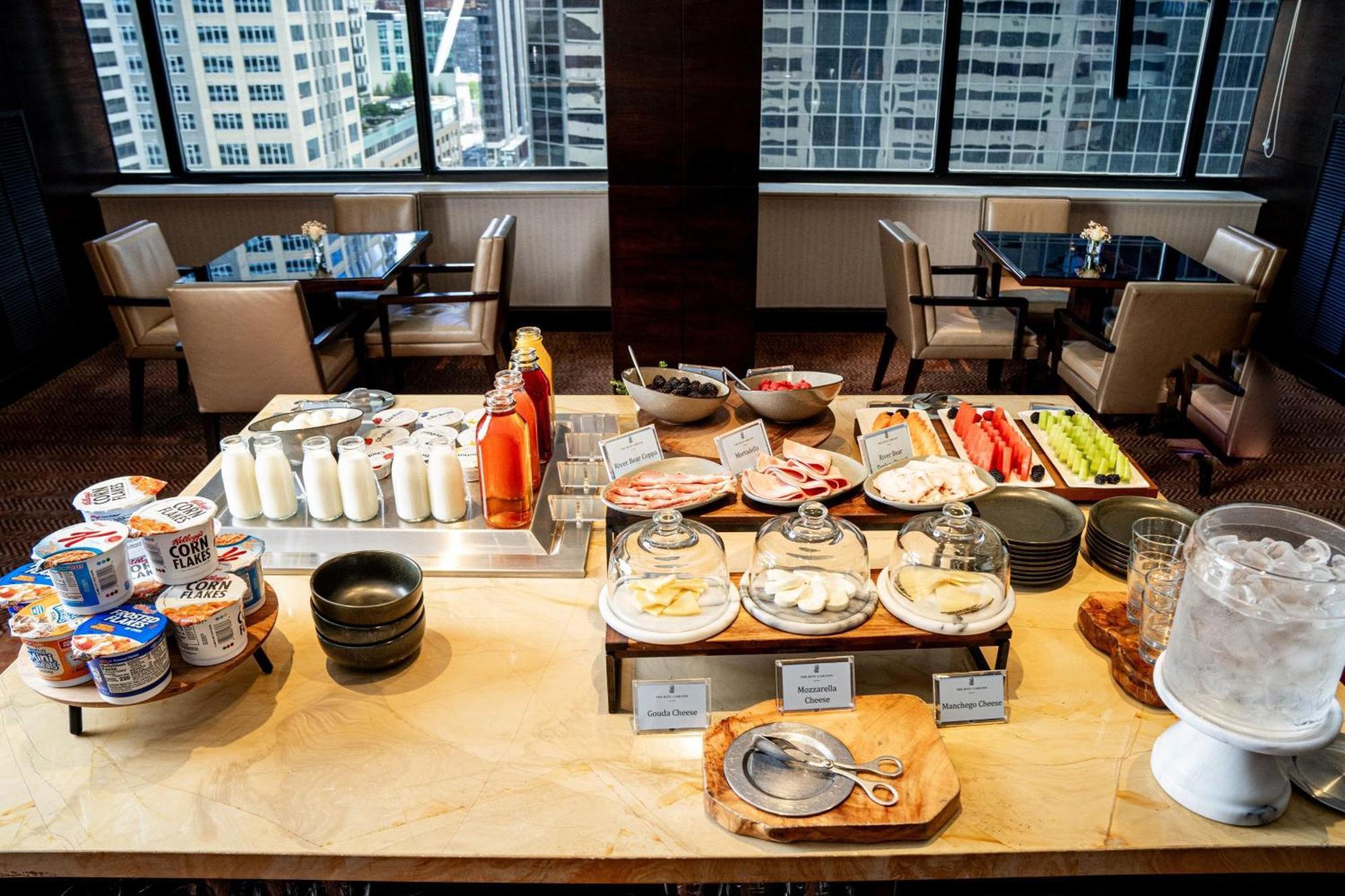 The Ritz-carlton,