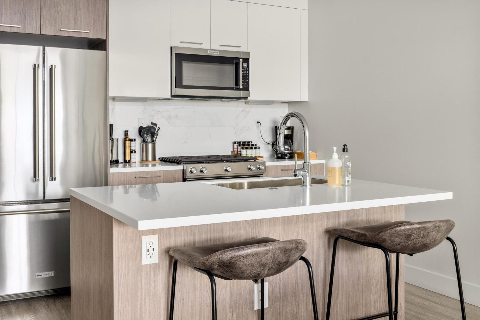 On Cloud 9 - Curated Lifestyle Loft - Zuni Lofts Denver