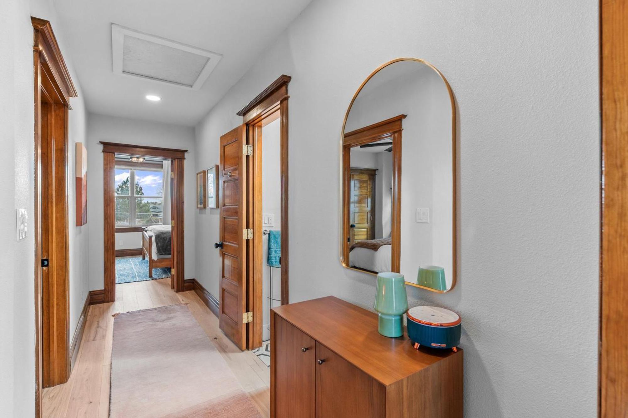 Race St -
