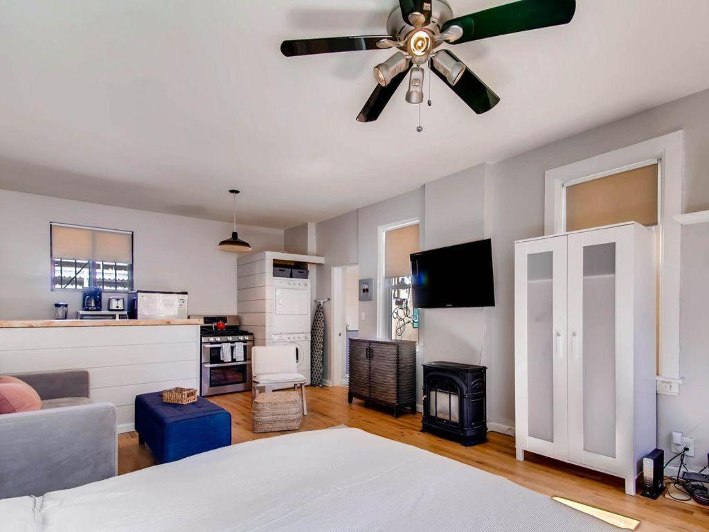 Apartment 3329 W 31st