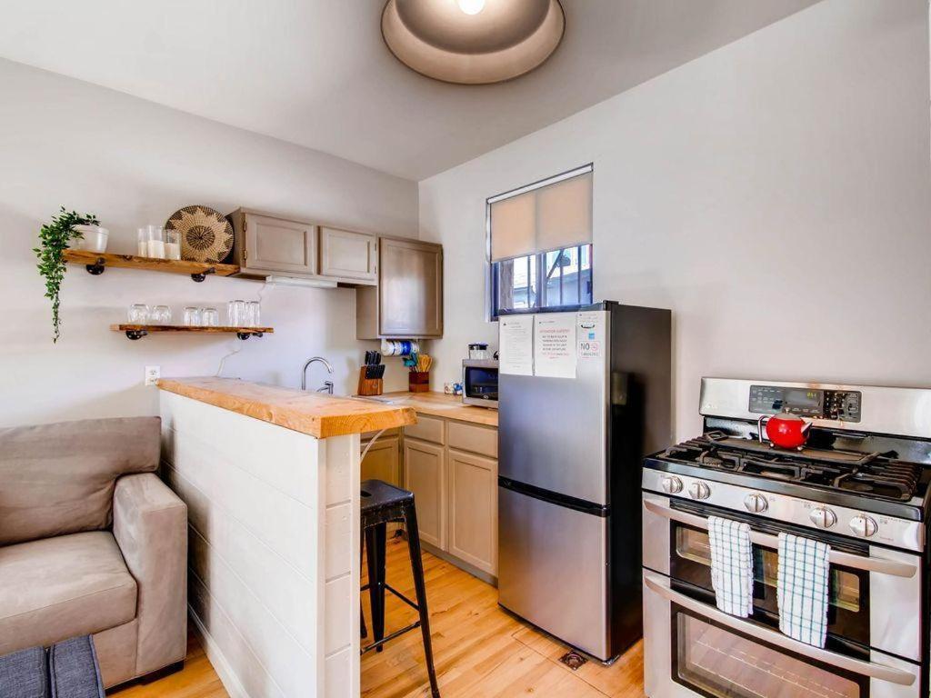 Apartment 3329 W 31st *