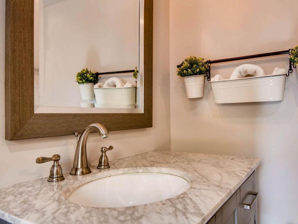 Apartment 3329 W 31st *