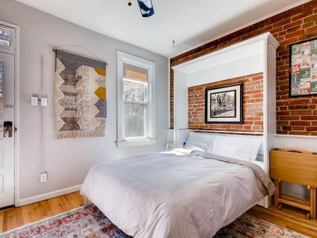 Apartment 3329 W 31st *