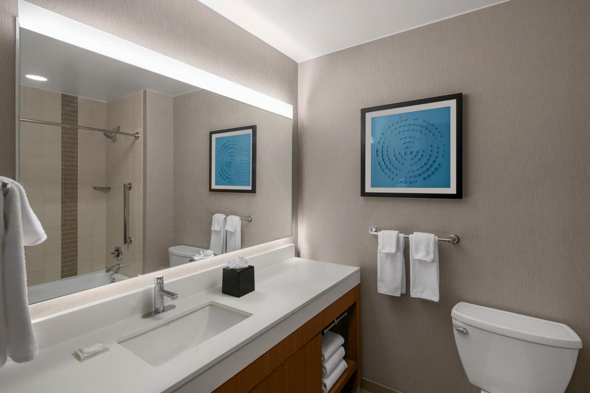Hyatt Place Cherry Creek 3*