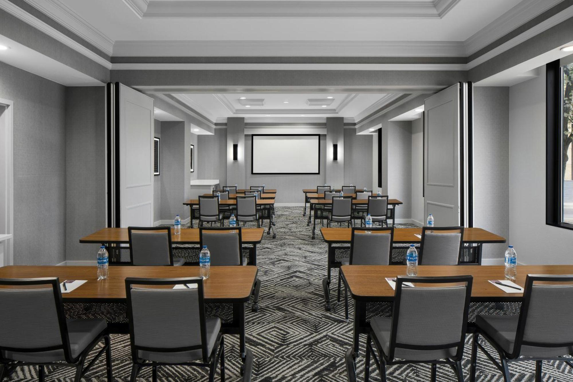 Hyatt Place Cherry Creek Hotel 3*