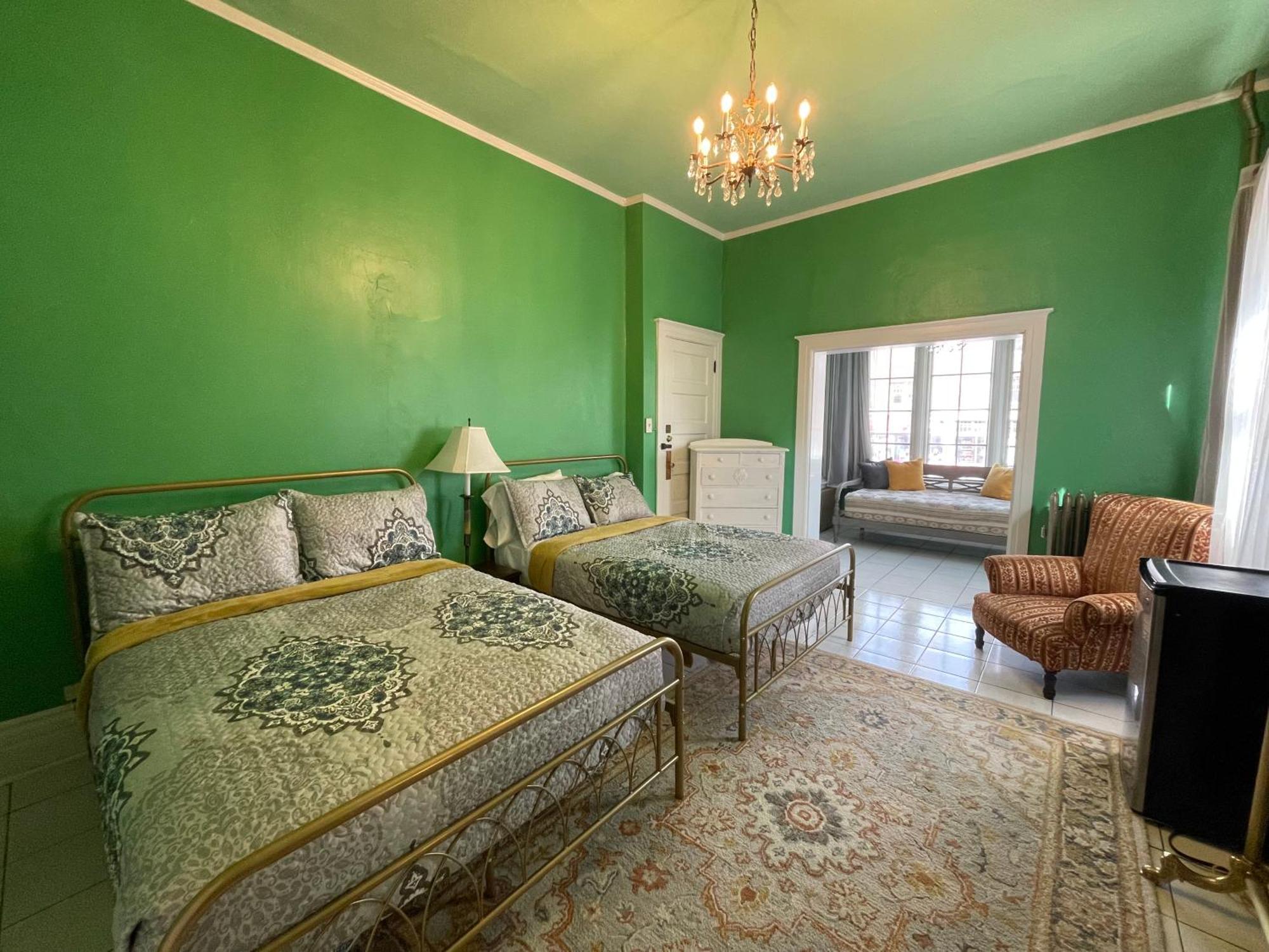 The Victorian Hotel 3*