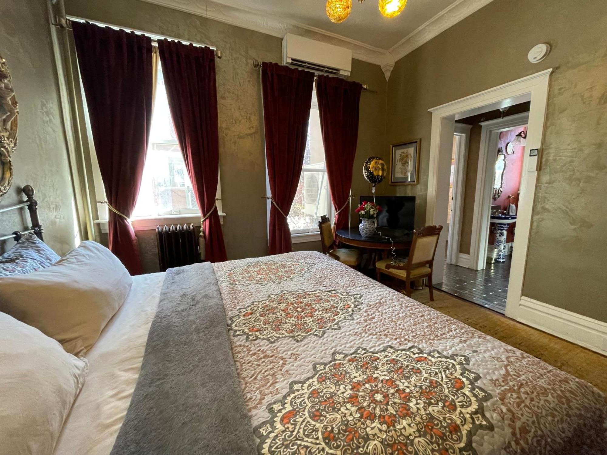 The Victorian 3*