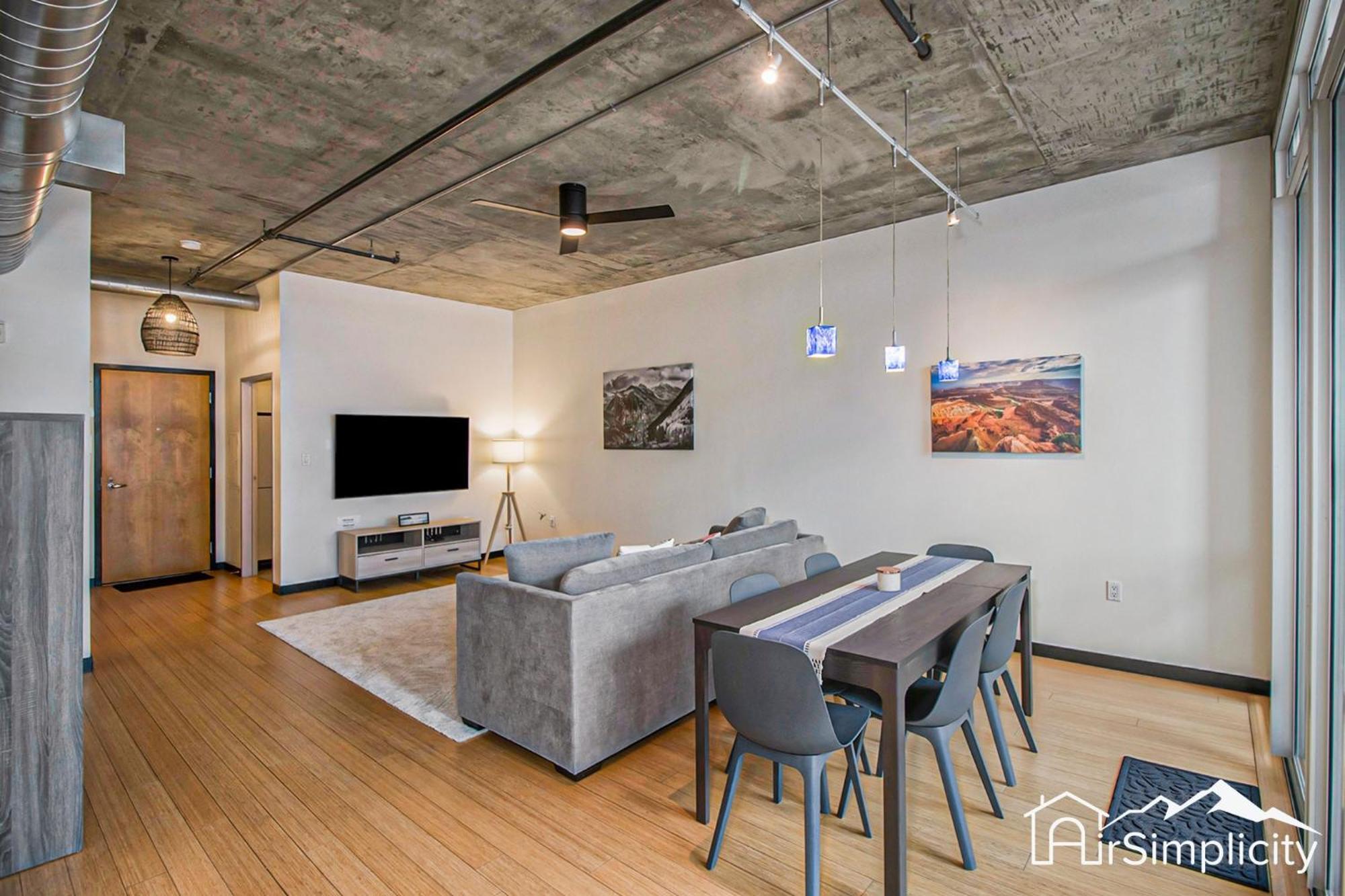 Union Station Loft Covered Parking Gym Patio Holiday home