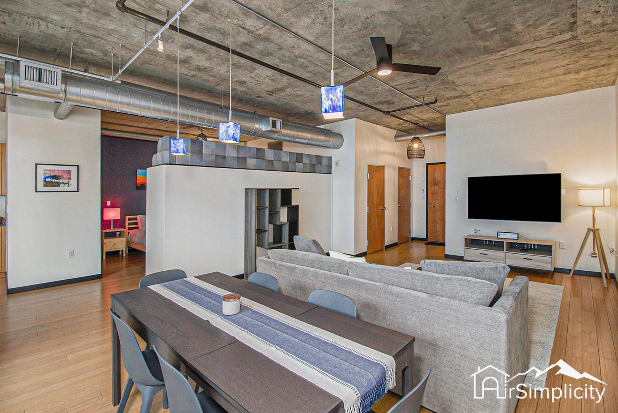 Union Station Loft Covered Parking Gym Patio Holiday home