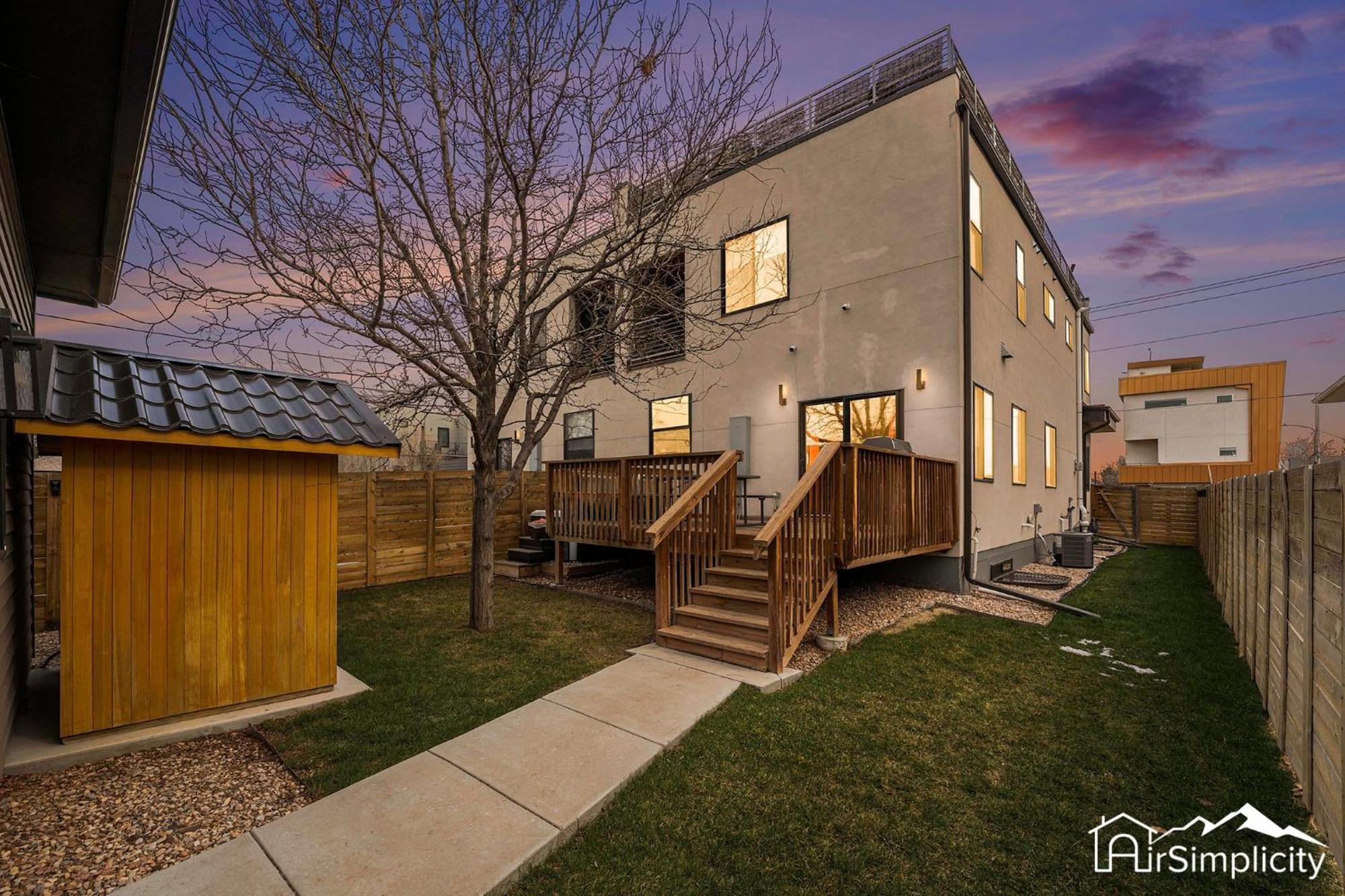 Sloan's Loft Hot Tub & Rooftop Patio Holiday home *
