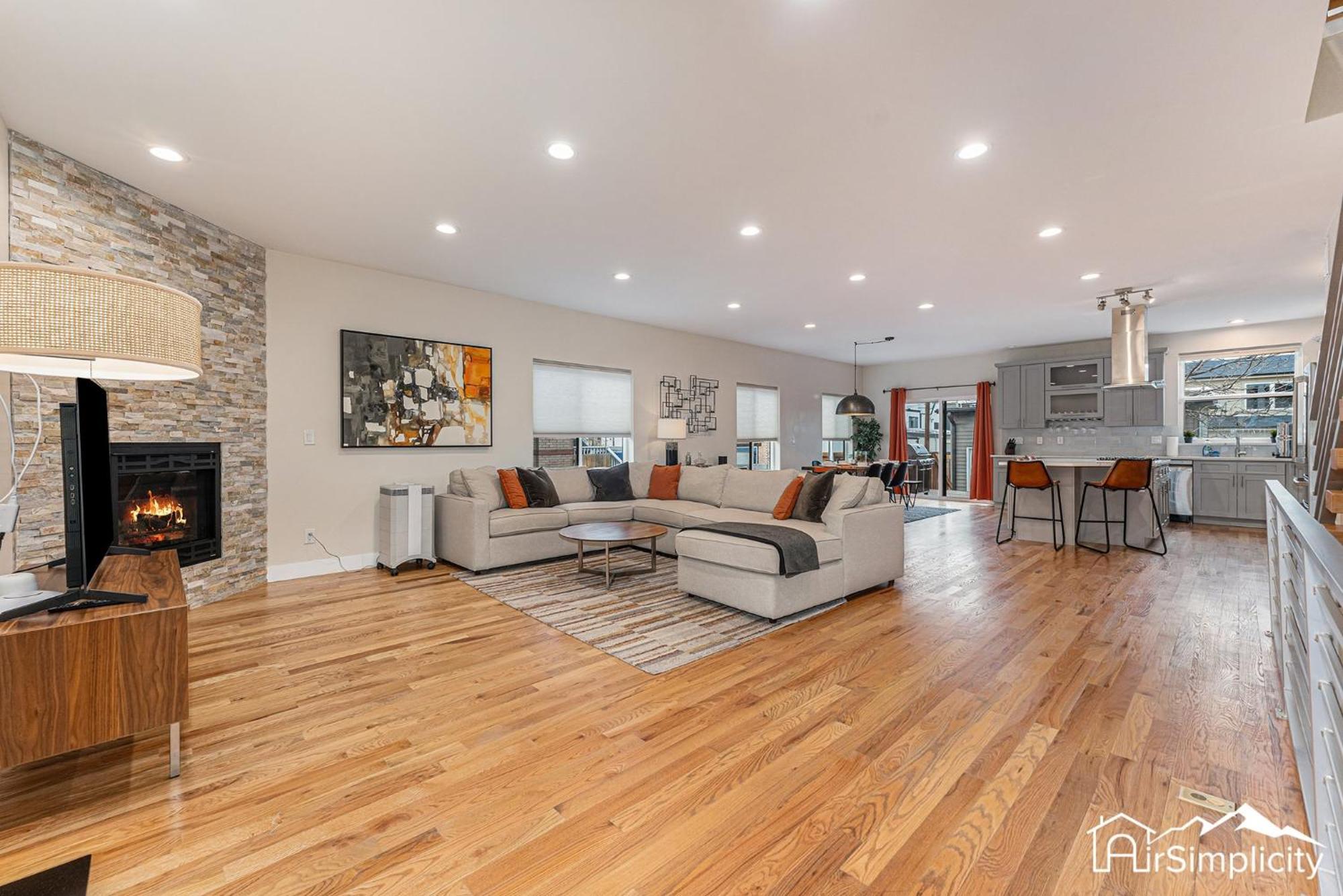 Sloan's Loft Hot Tub & Rooftop Patio Holiday home