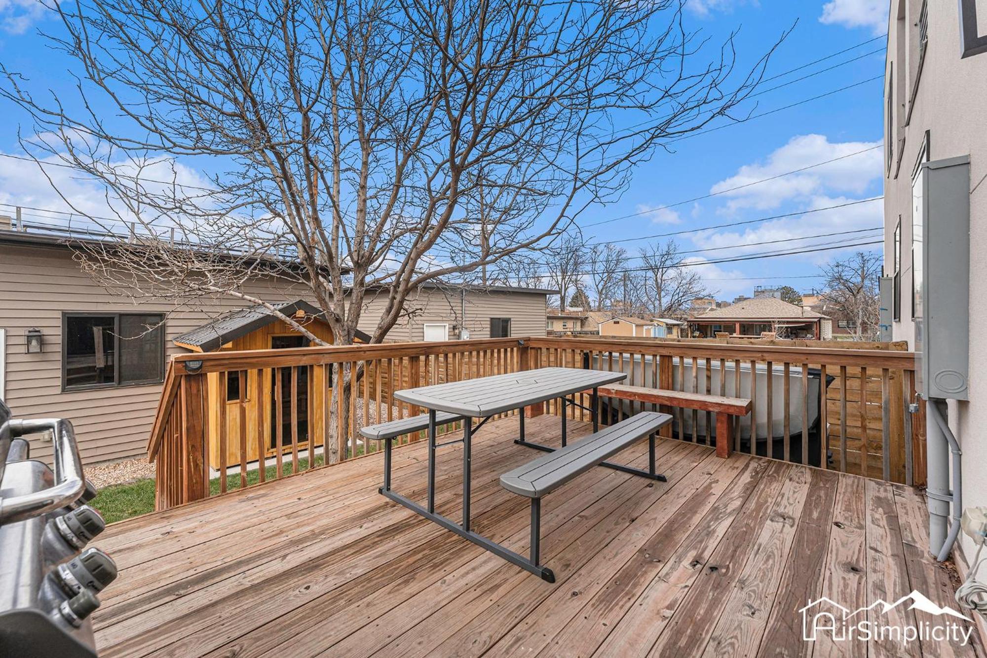 Sloan's Loft Hot Tub & Rooftop Patio Holiday home *