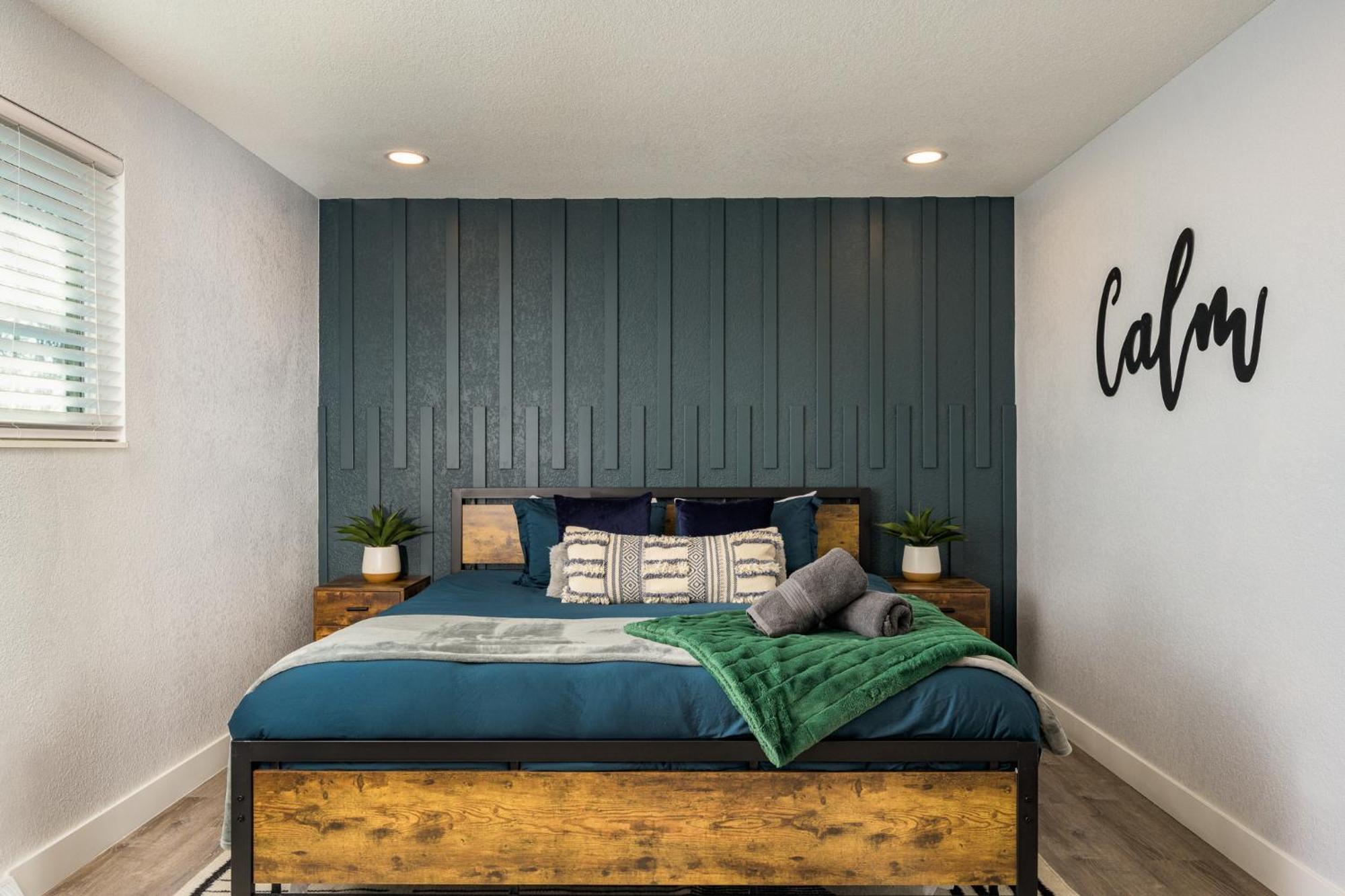 Your Gateway To Denver's Hotspots Or Downtown Apartment