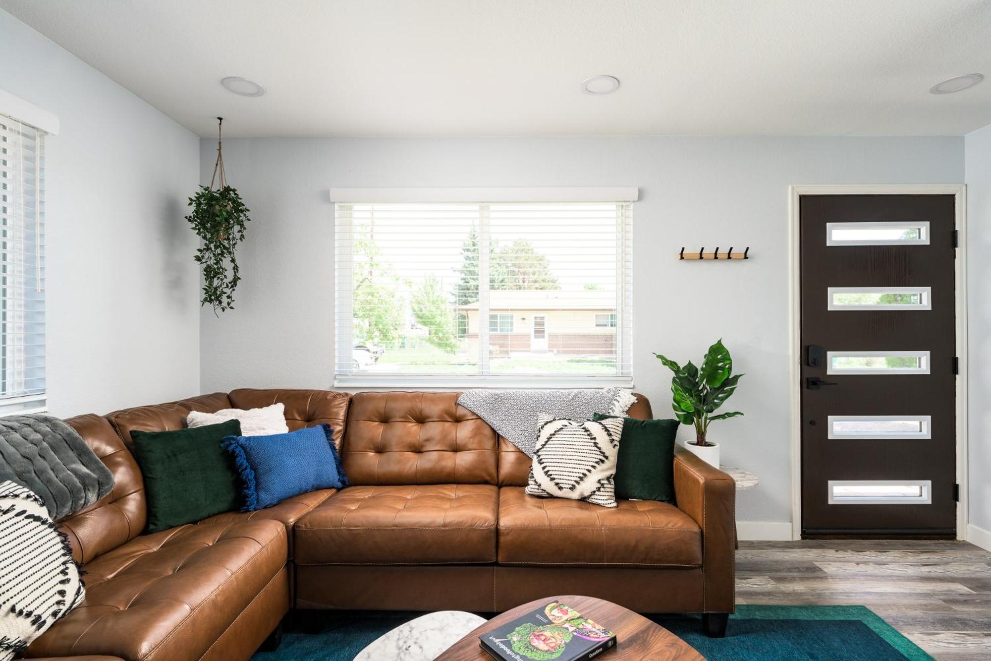 Your Gateway To Denver's Hotspots Or Downtown *