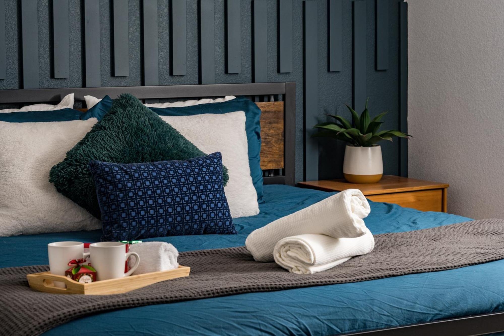 Your Gateway To Denver's Hotspots Or Downtown Apartment *