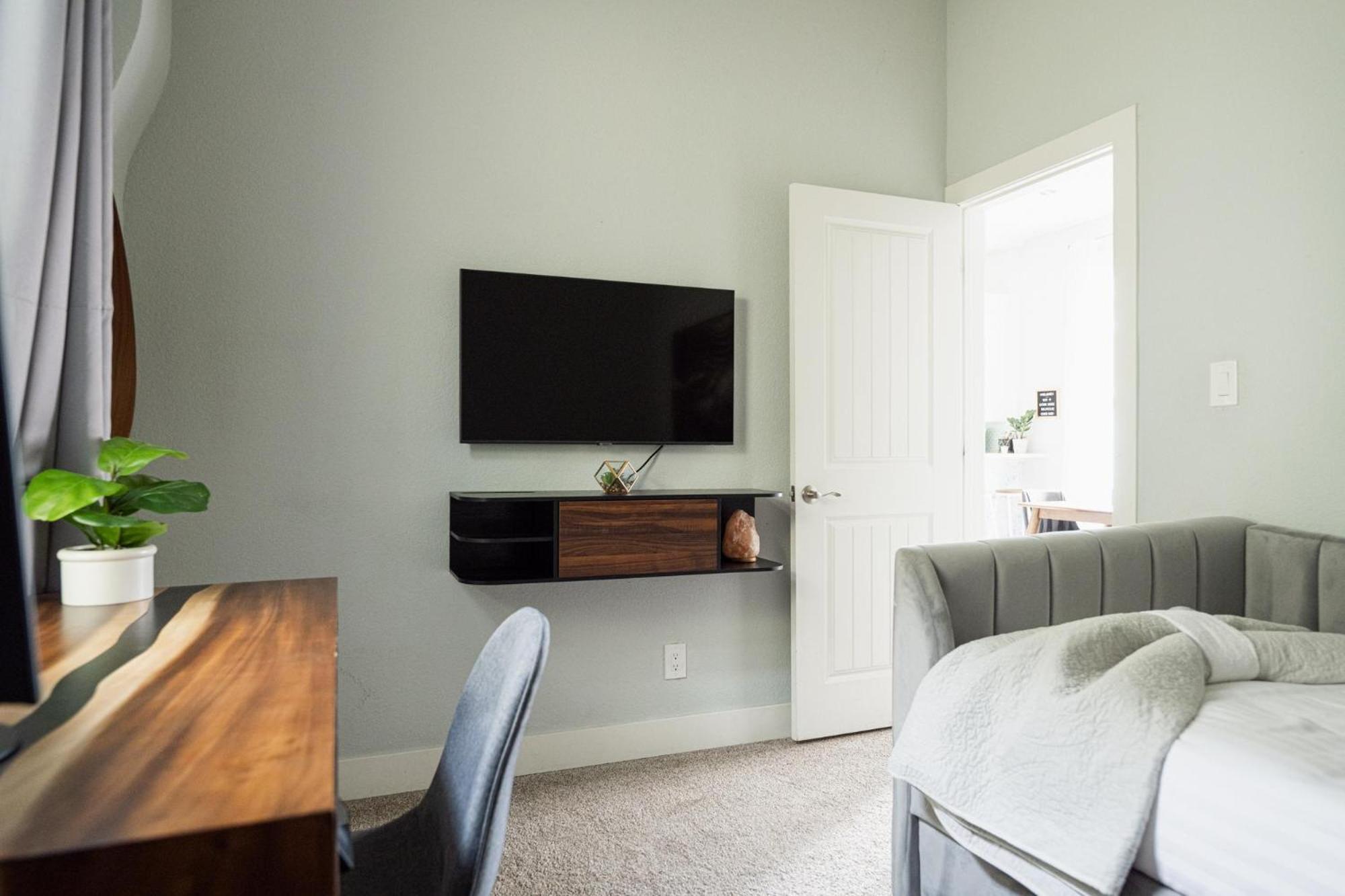 Holiday home Urban Hot Tub Oasis - Ev Charger - Walk To Rino *