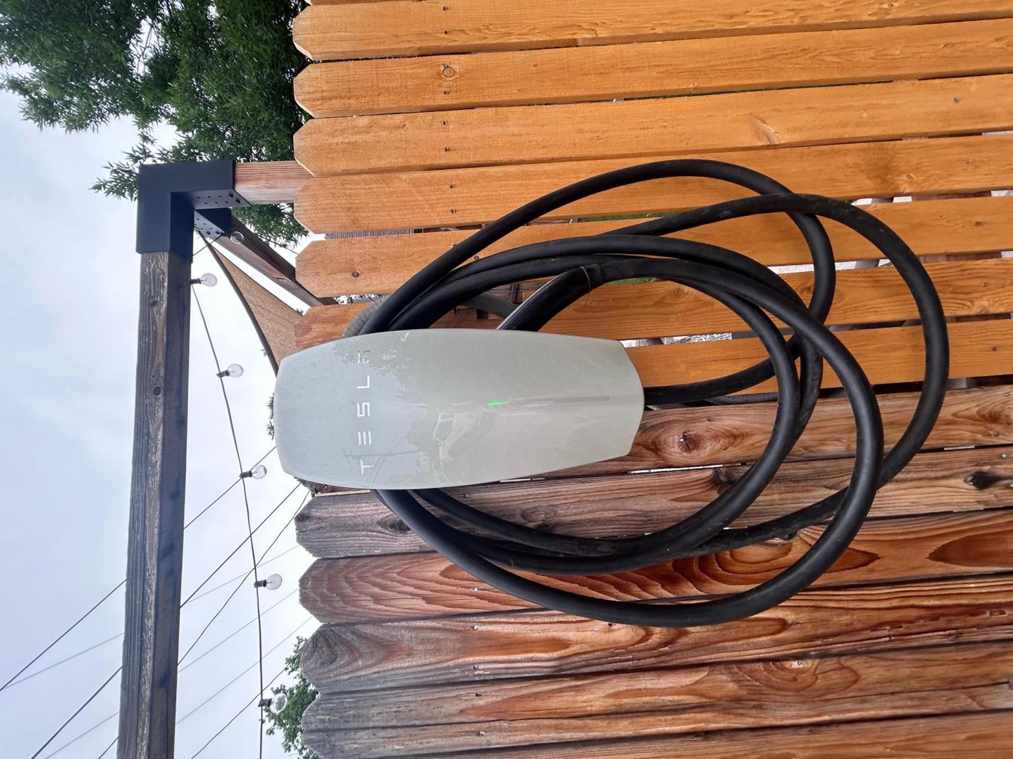 Urban Hot Tub Oasis - Ev Charger - Walk To Rino *