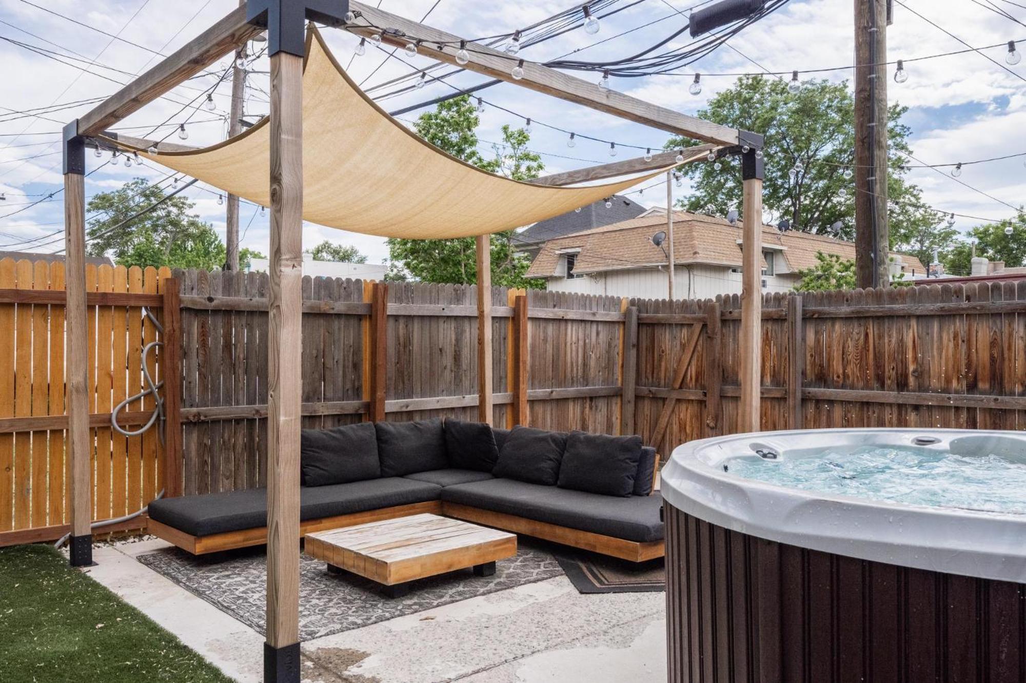 Urban Hot Tub Oasis - Ev Charger - Walk To Rino * Denver