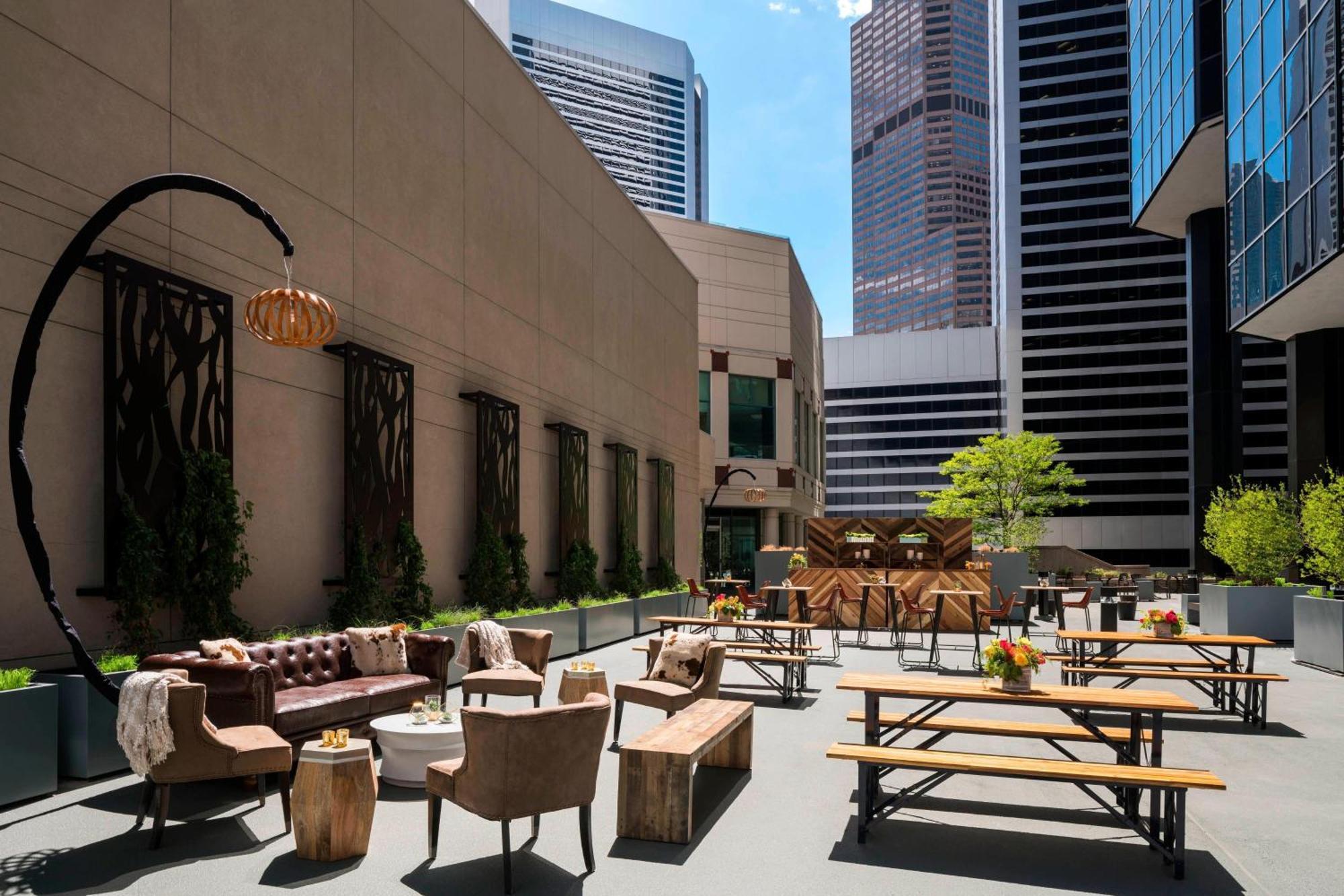 The Ritz-carlton, Hotel