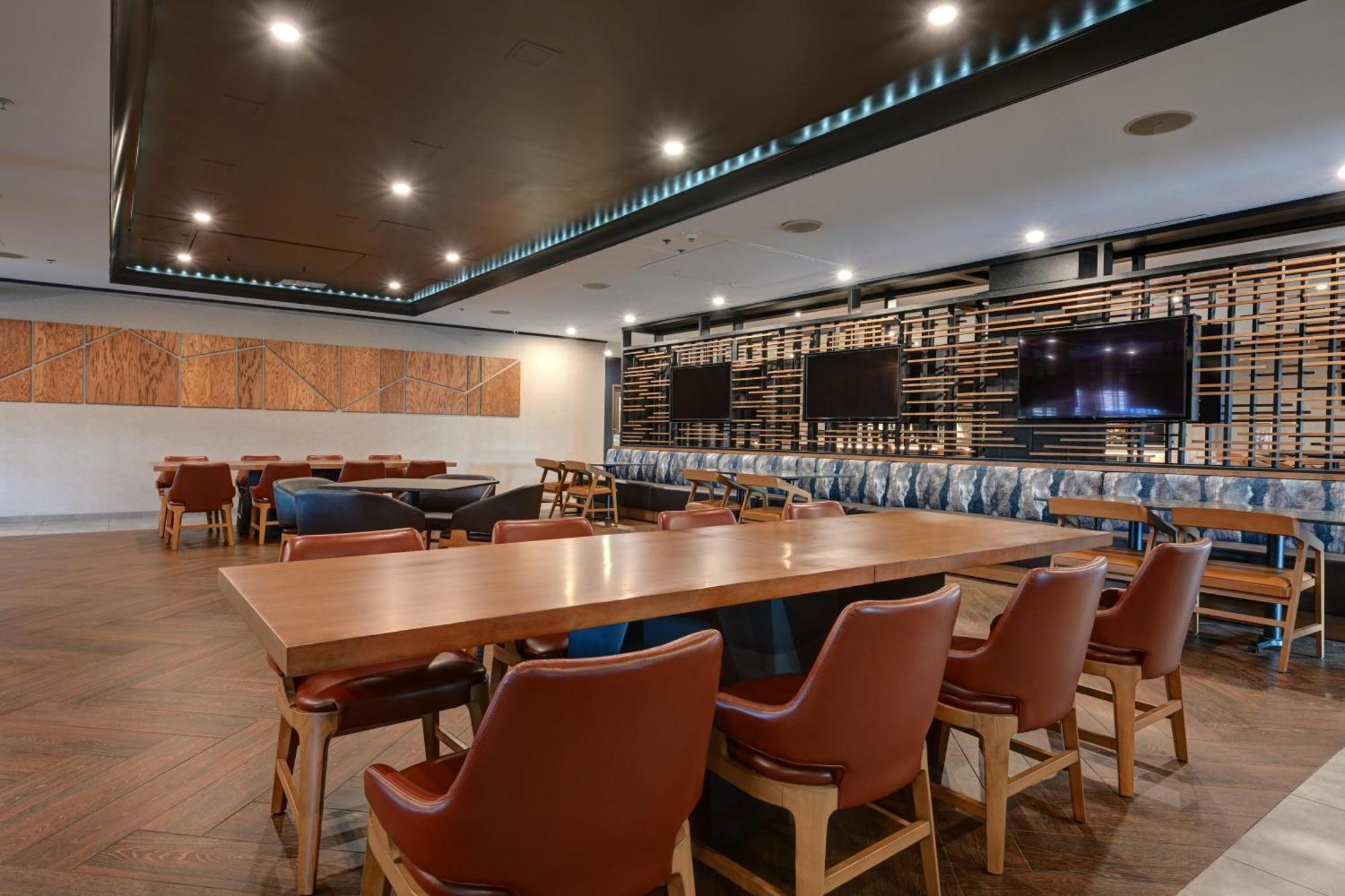 Hotel Doubletree By Hilton International Airport, Co