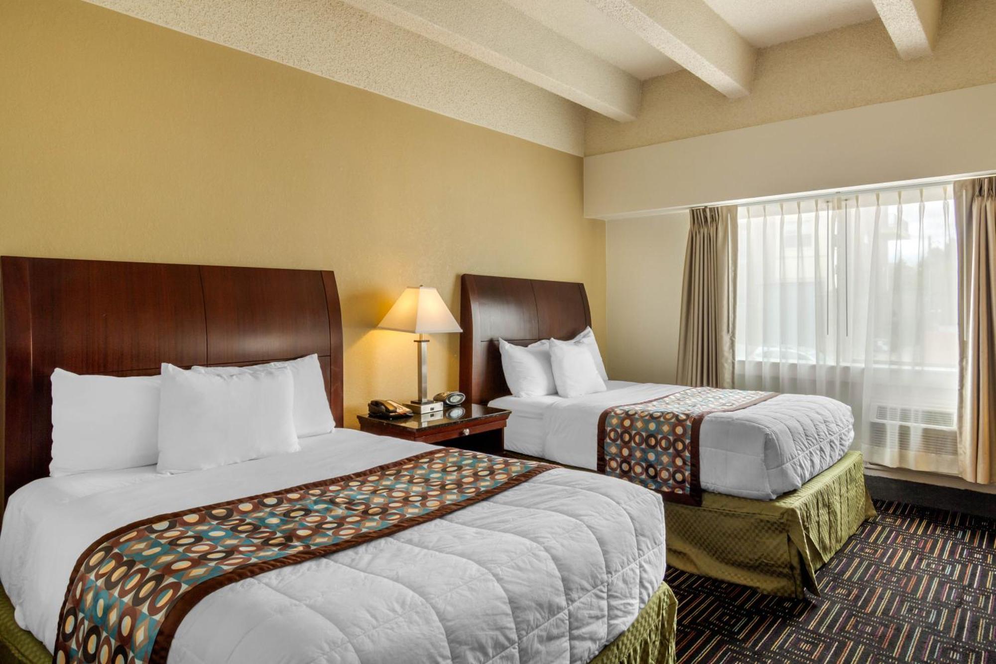 At The Highland Downtown 3*