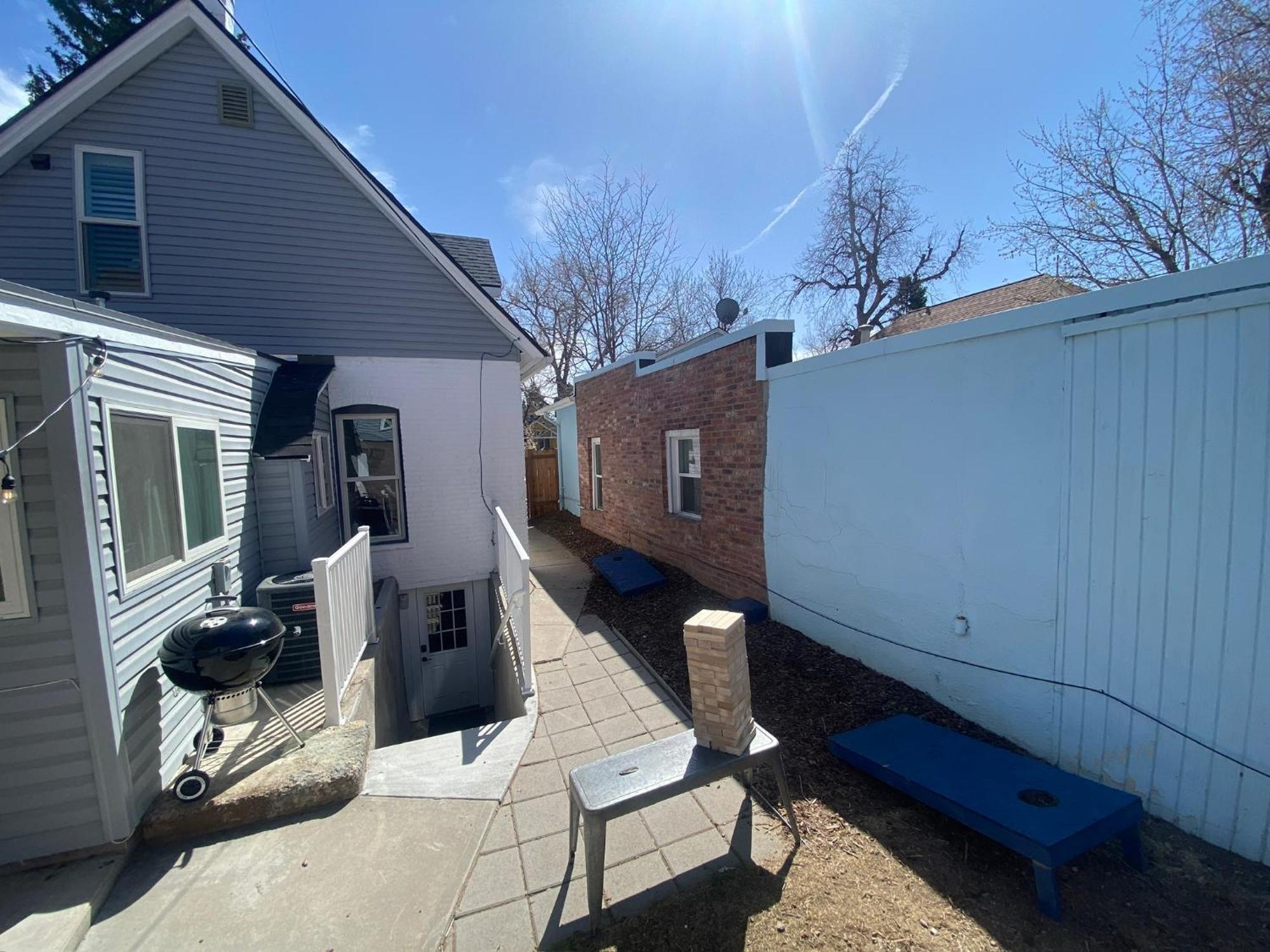 Artsy Platt Park Suite, Quick Mountain Access! * Denver