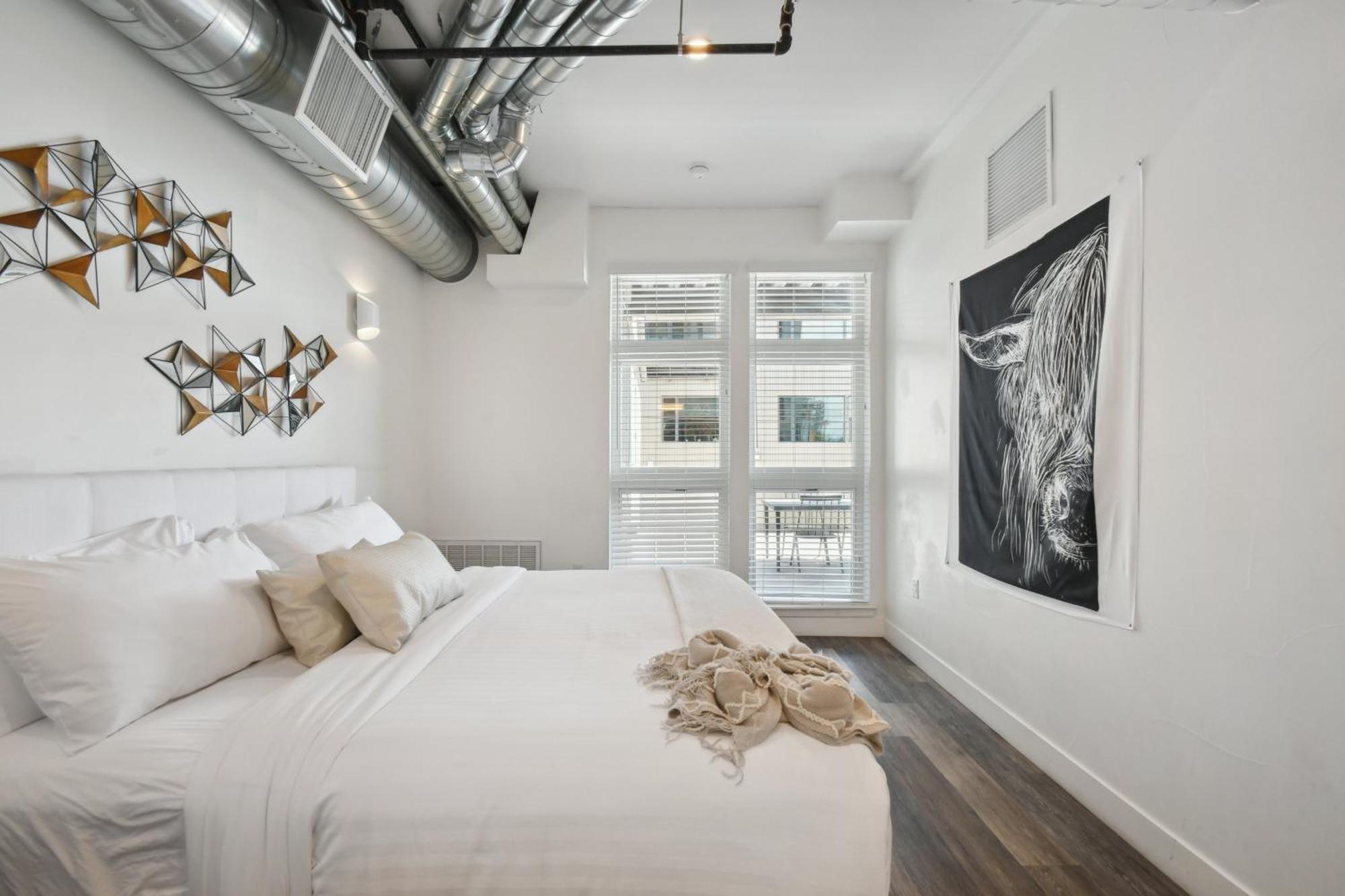 3198: Urban Cowboy Escape At Rino Art Lofts