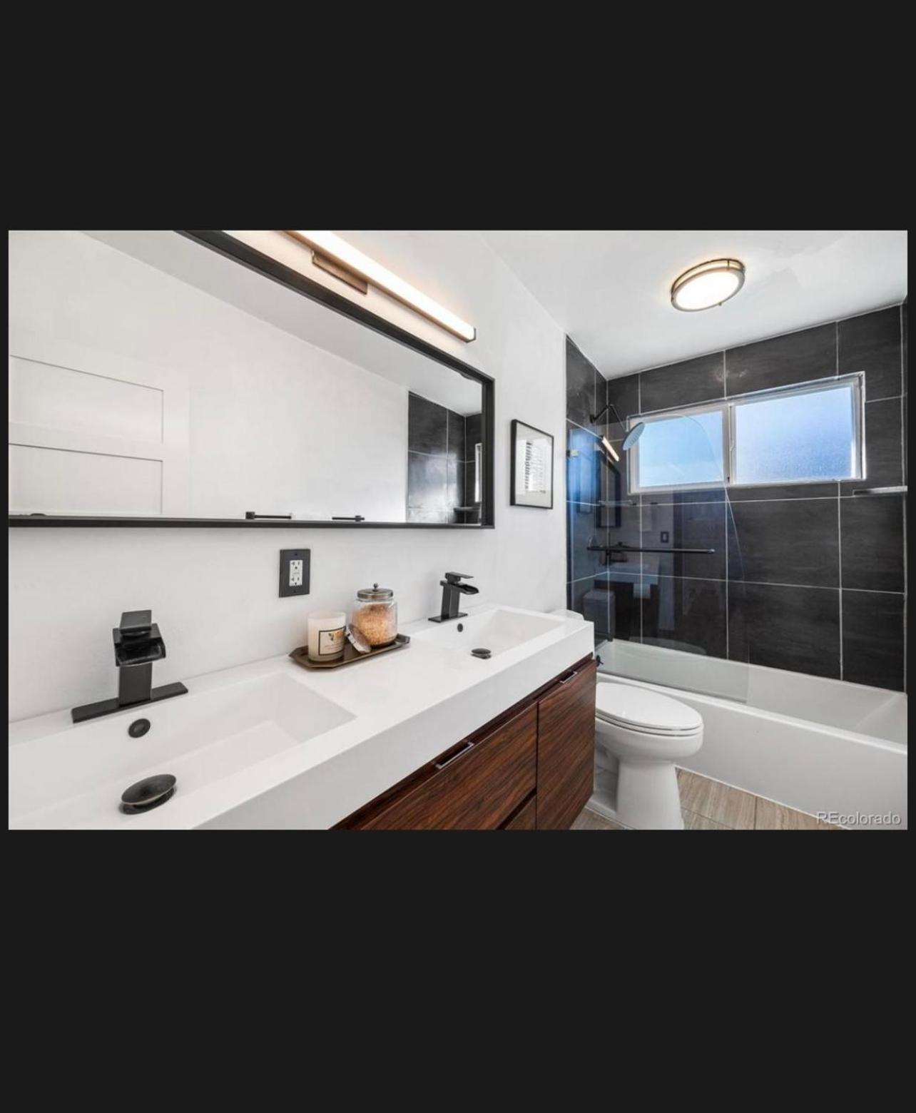 Villa 4 Bedroom 5 Beds Family House *