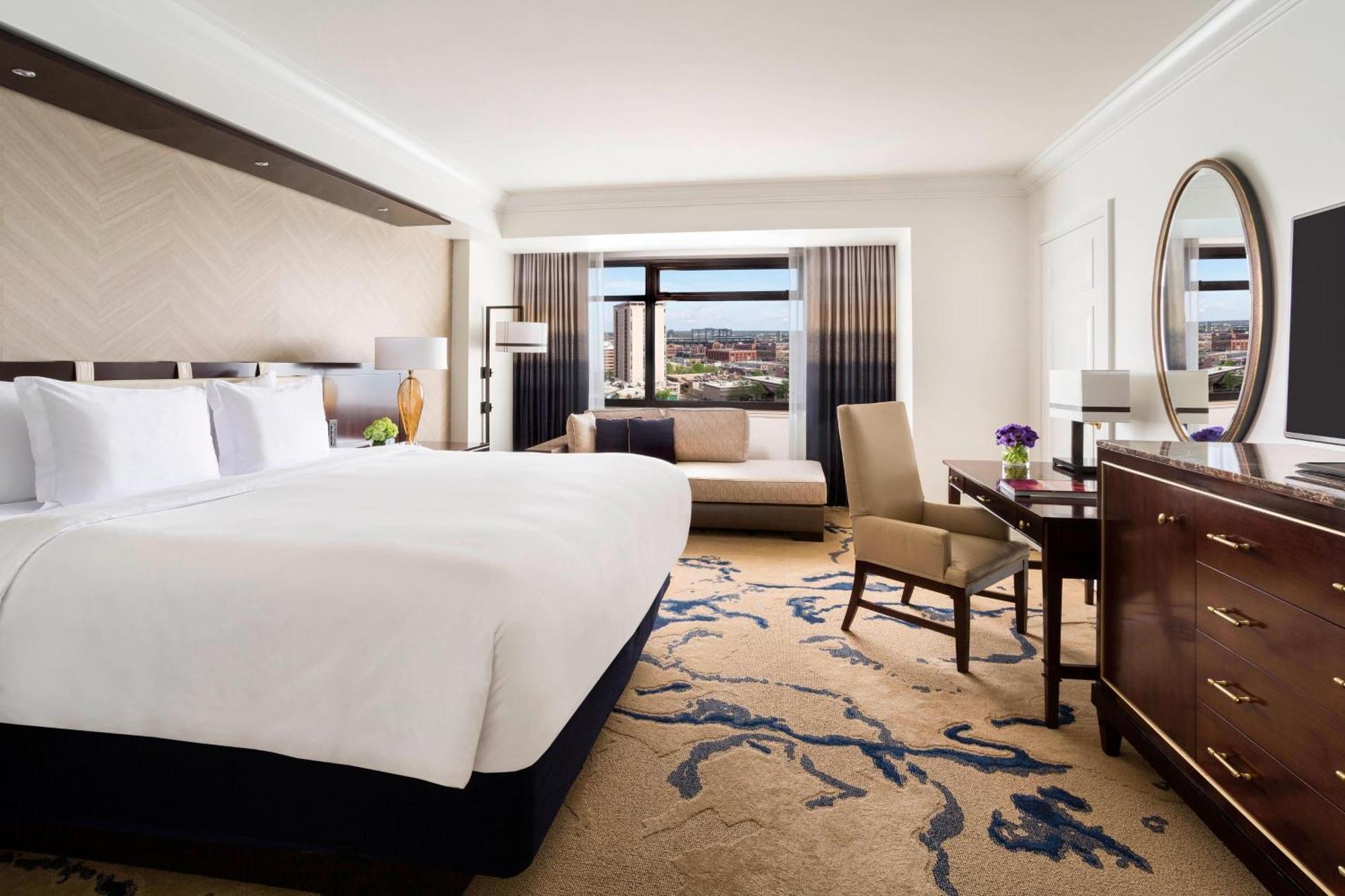 The Ritz-carlton,