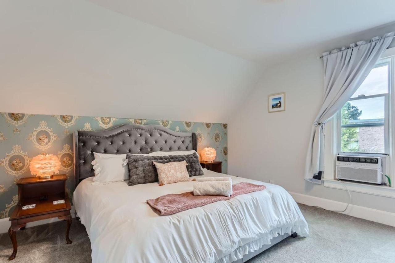 Updated Victorian In Sobo Holiday home *