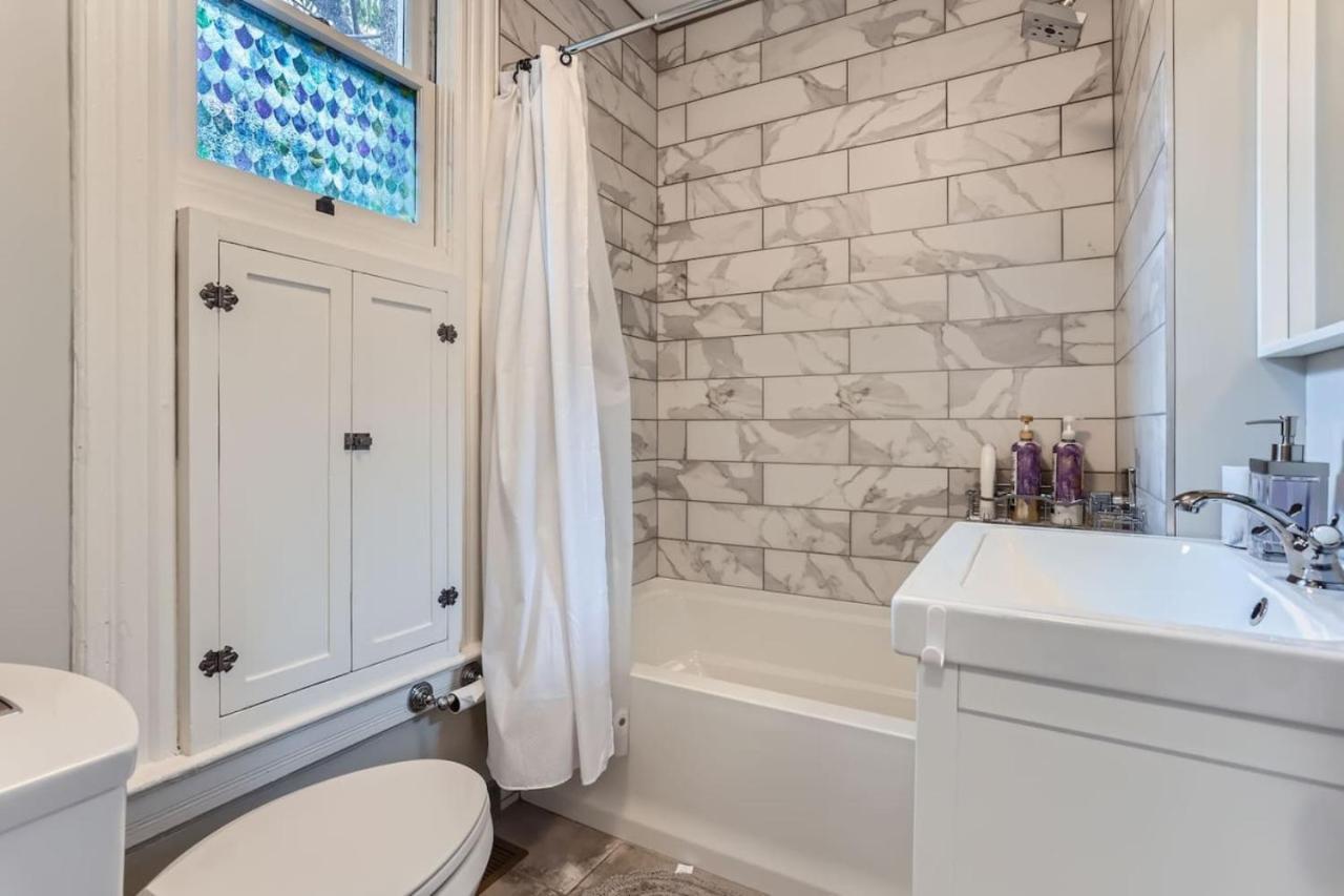 Updated Victorian In Sobo Holiday home