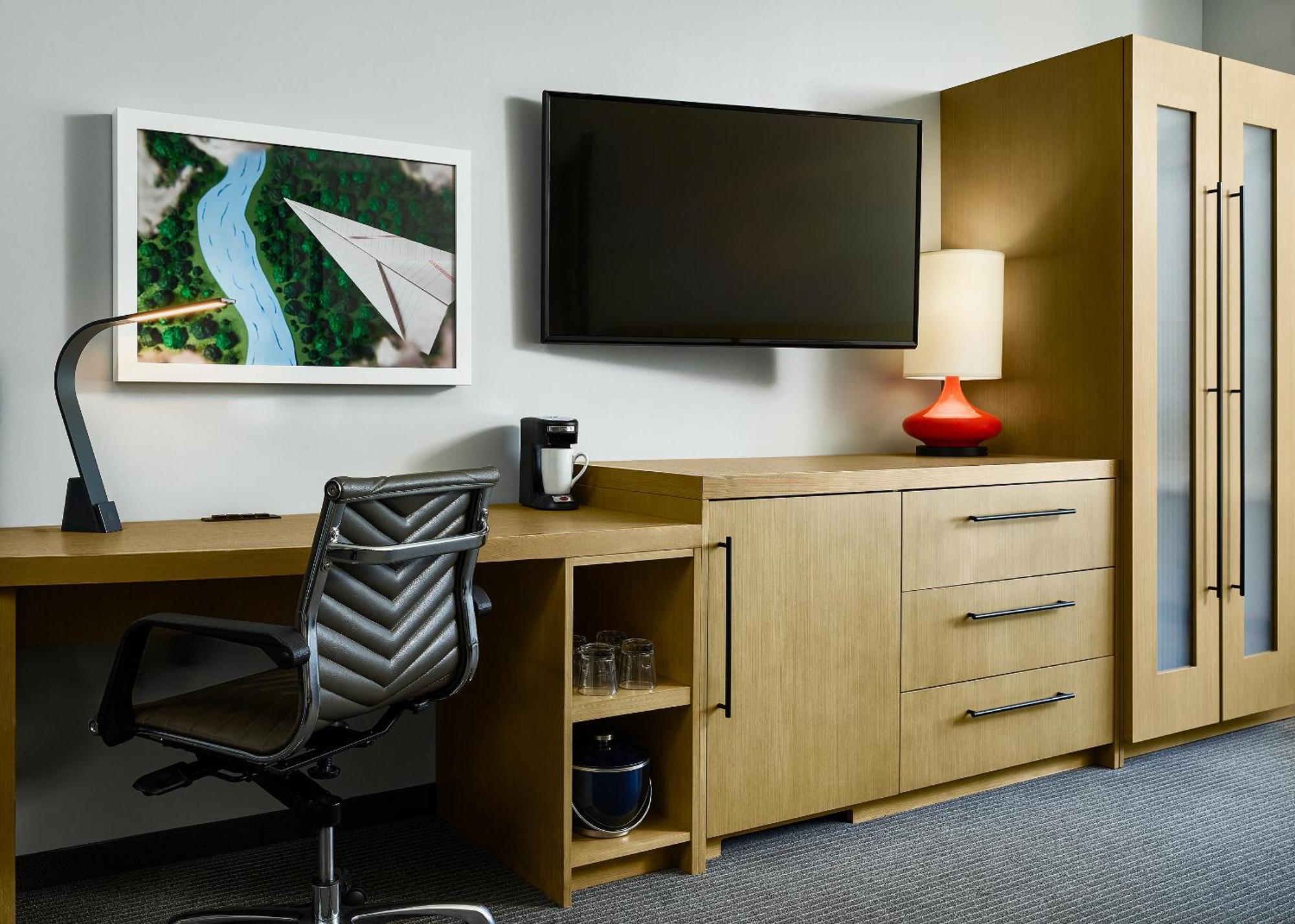 Hyatt Place Pena Station/denver Airport 3*