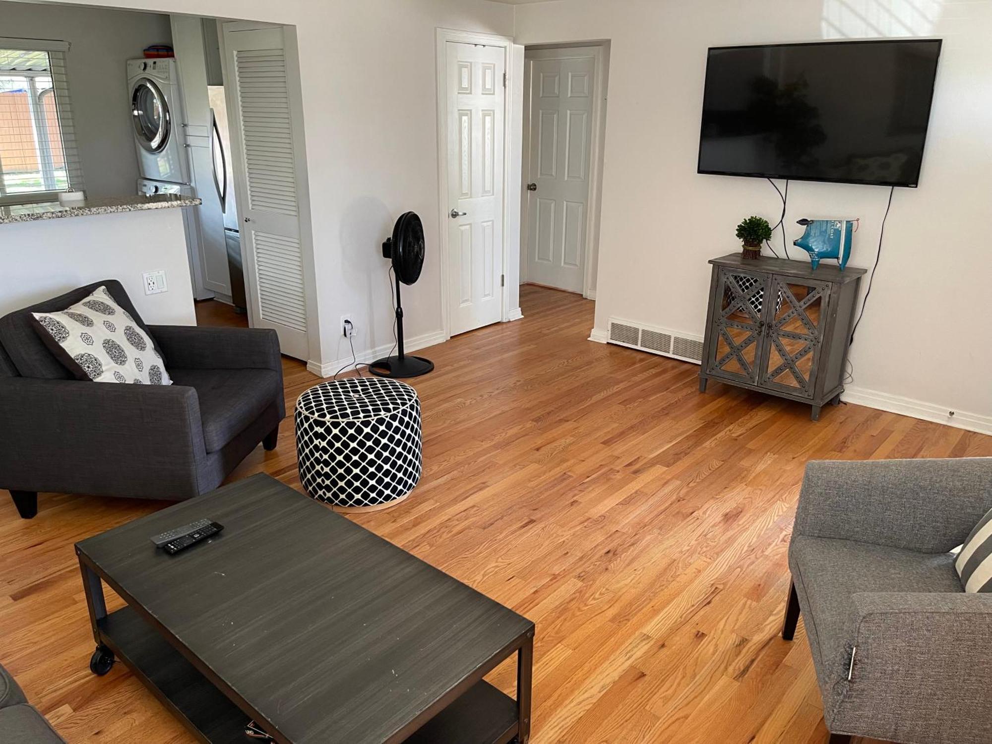 Shared House Denver- Queen Sleeper Sofa-24hr Self Check In One Person Denver