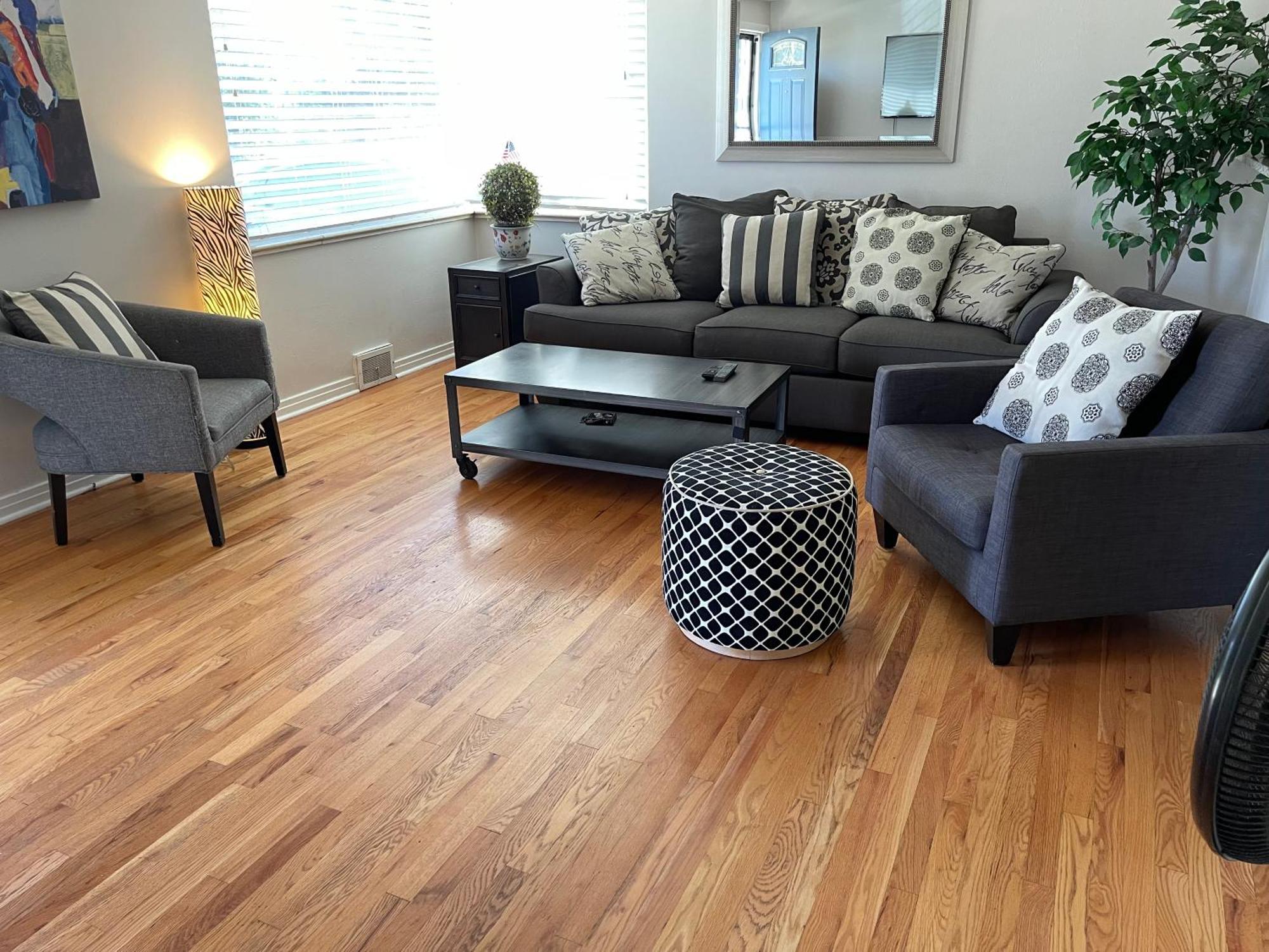 Shared House Denver- Queen Sleeper Sofa-24hr Self Check In One Person Homestay Denver