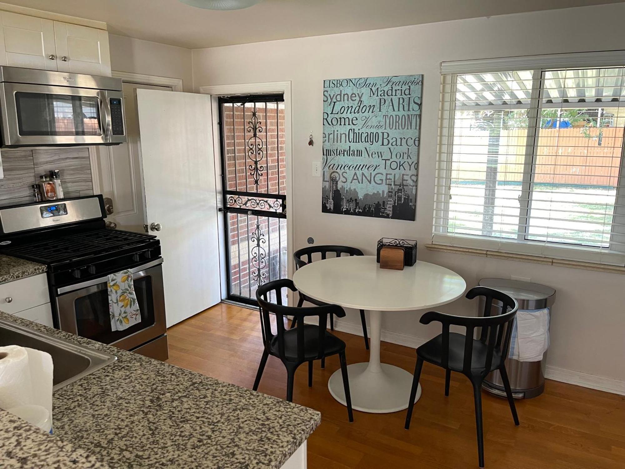 Shared House Denver- Queen Sleeper Sofa-24hr Self Check In One Person *