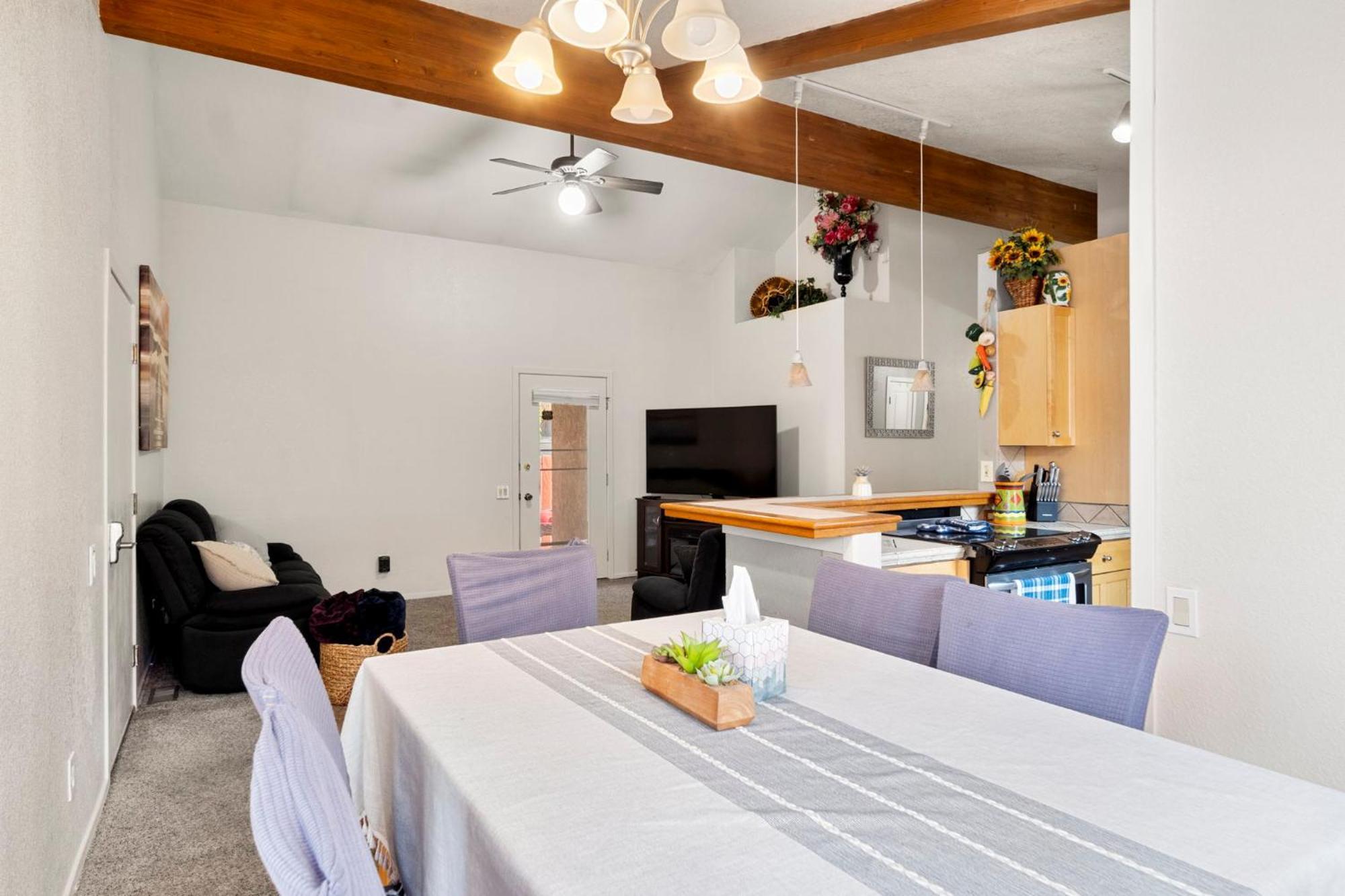 A Oasis 15 Min To The Bronco Stadium 3 Bedroom With A King *