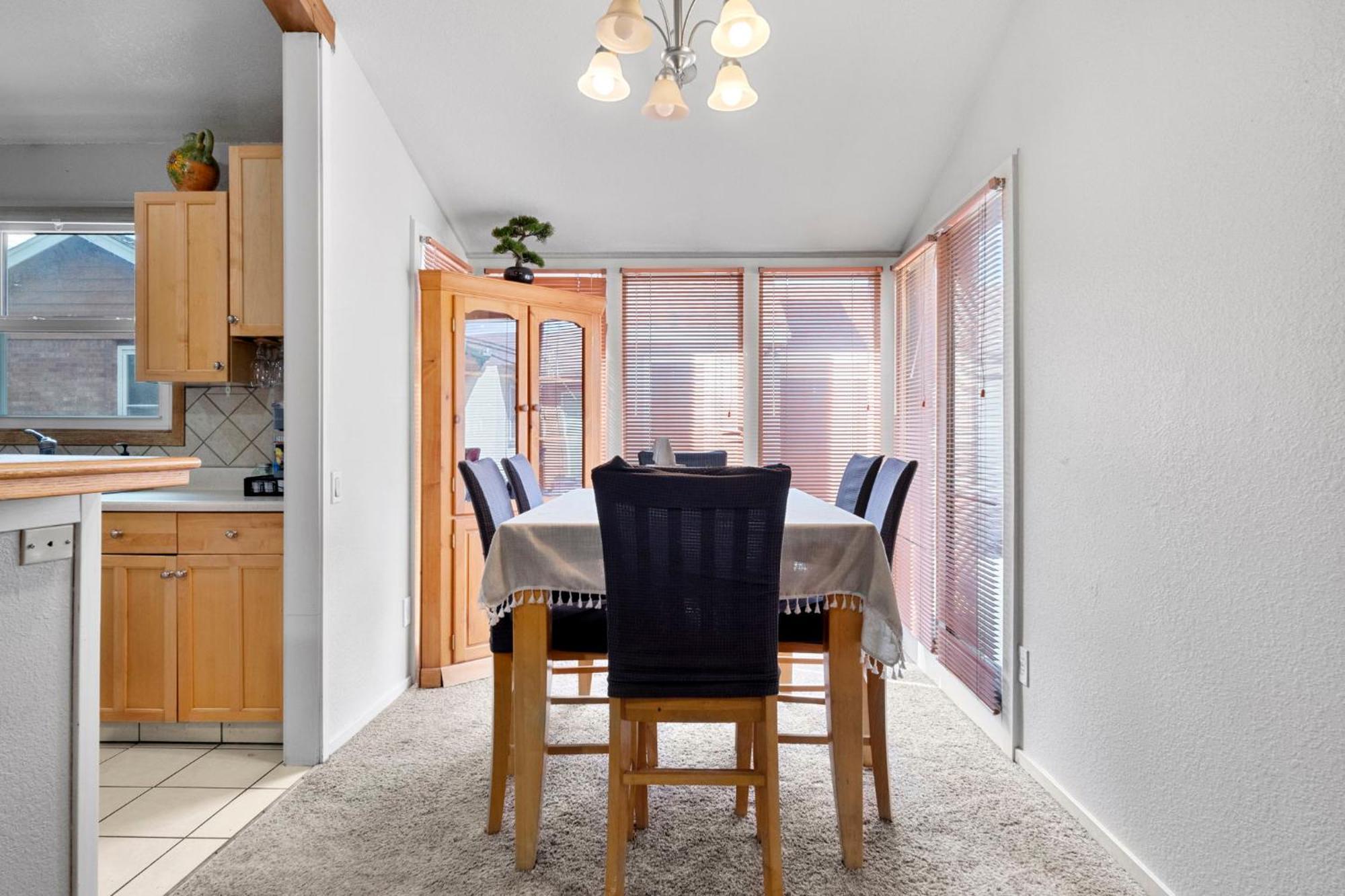 A Oasis 15 Min To The Bronco Stadium 3 Bedroom With A King